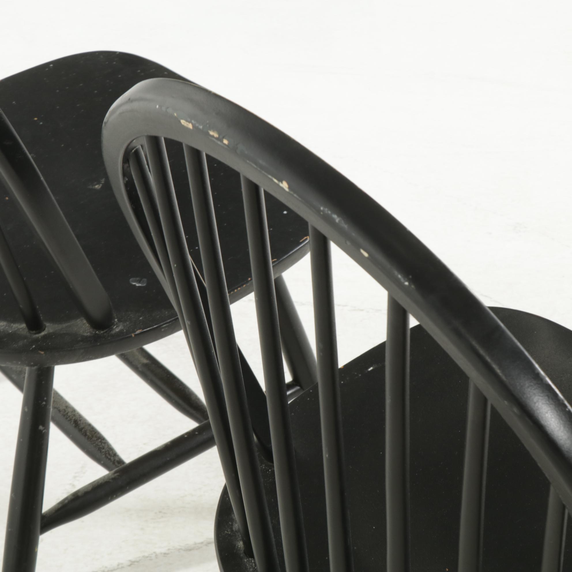 Six Black-Painted Bow-Back Windsor Dining Chairs, Late 20th to 21st Century