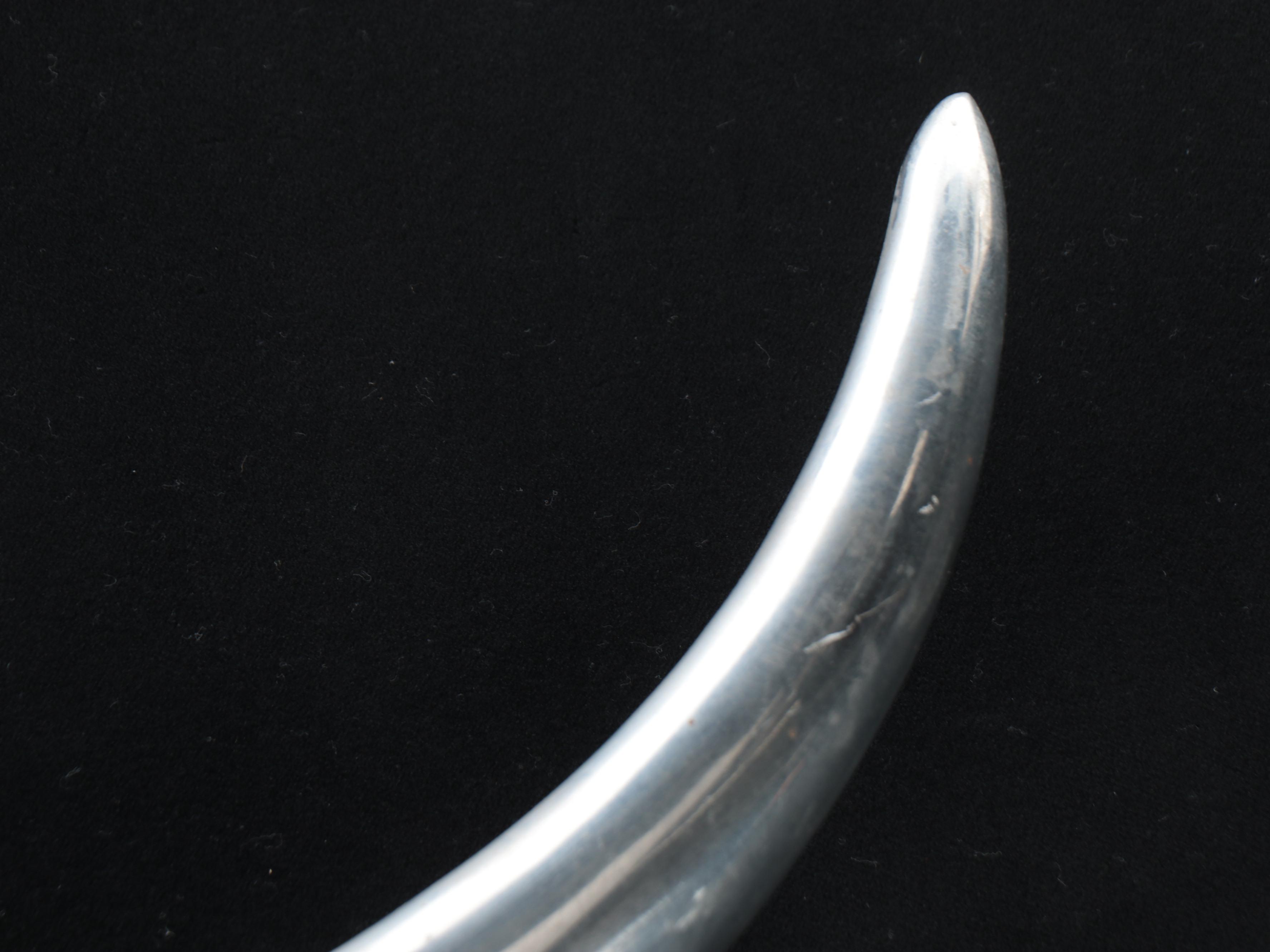 Minimalist Modern Metal Longhorn Head Wall Hanging