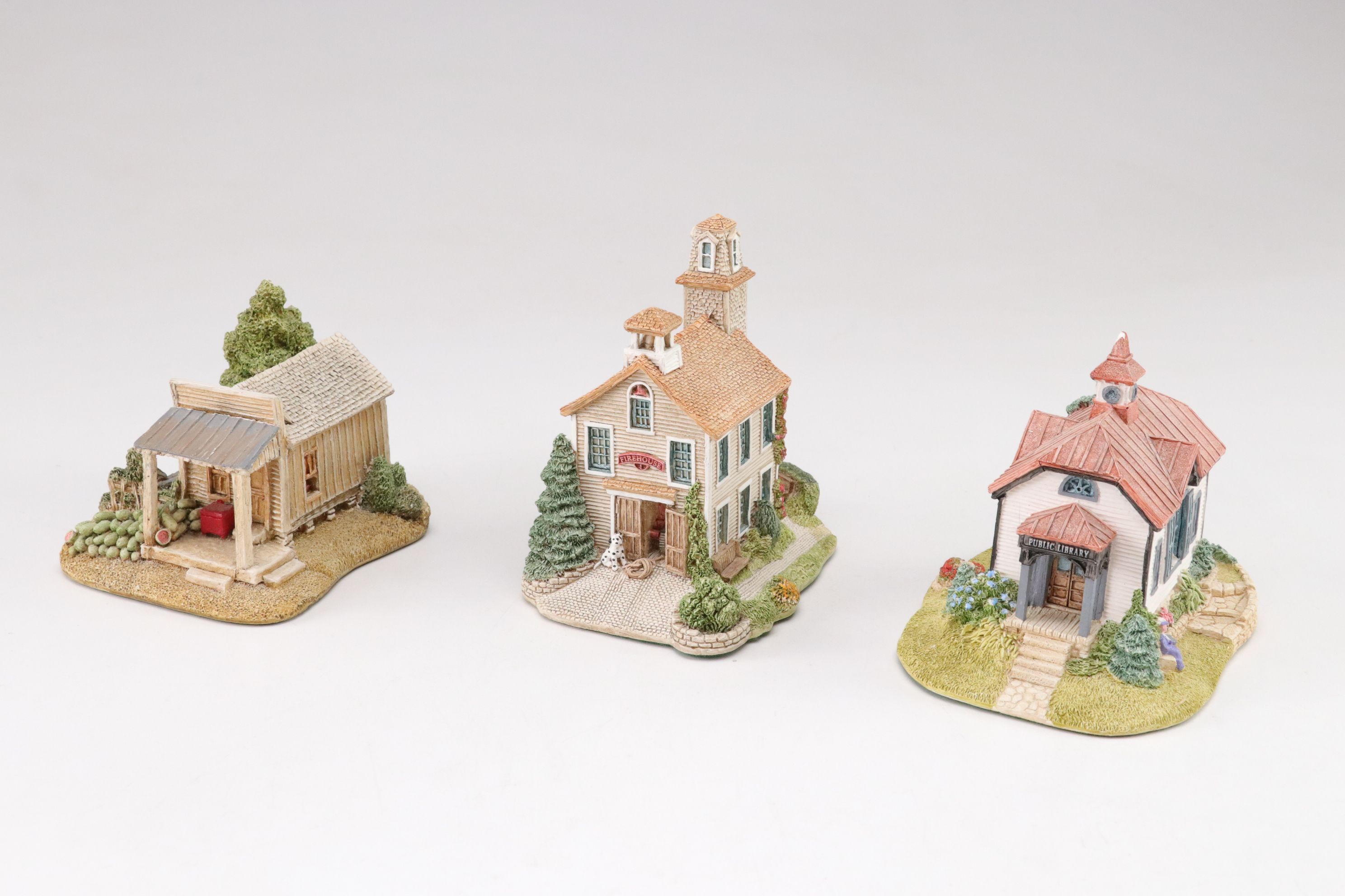 Six Lilliput Lane Buildings with "Roadside Coolers" and "Snowdon Lodge"