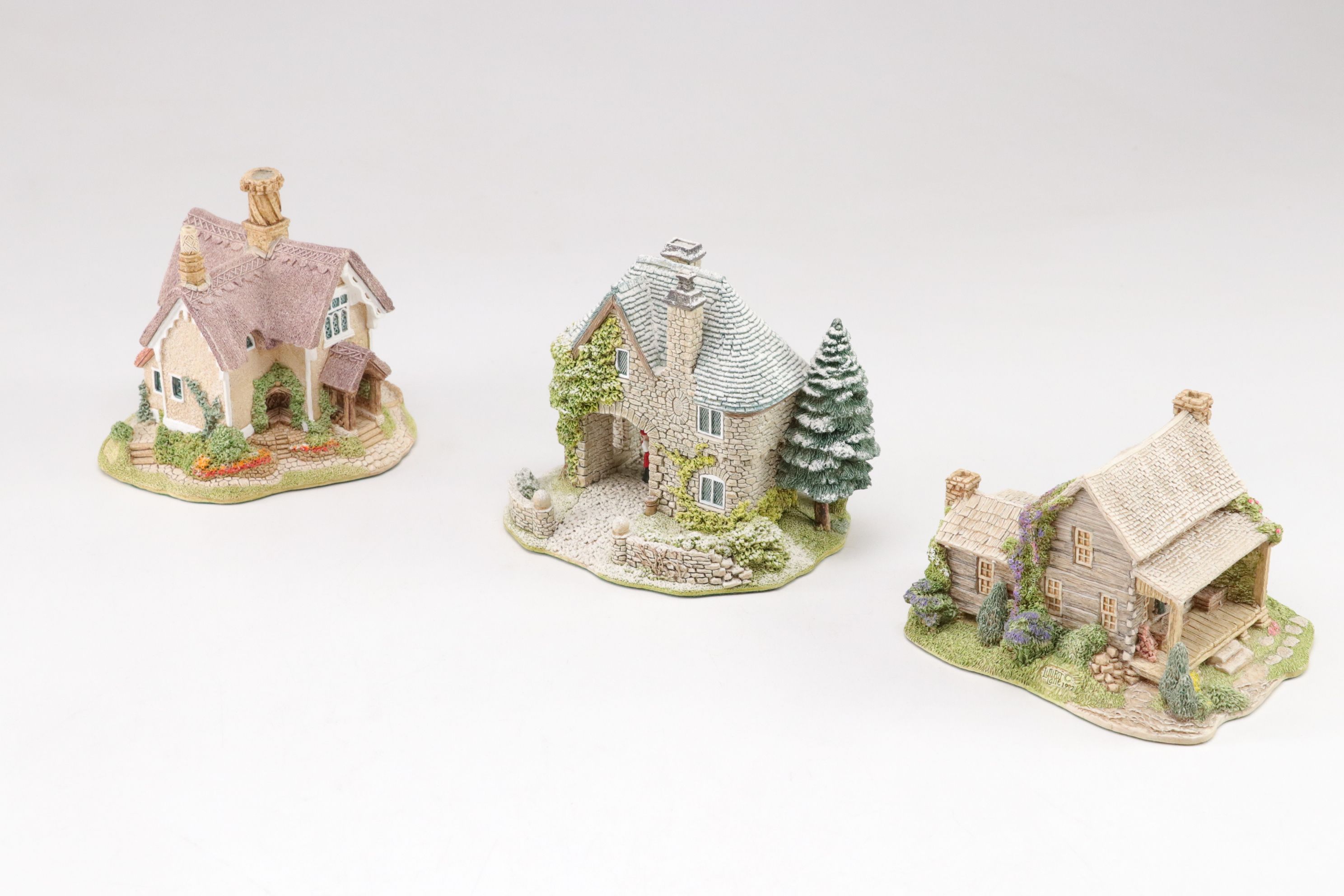Six Lilliput Lane Buildings with "Roadside Coolers" and "Snowdon Lodge"