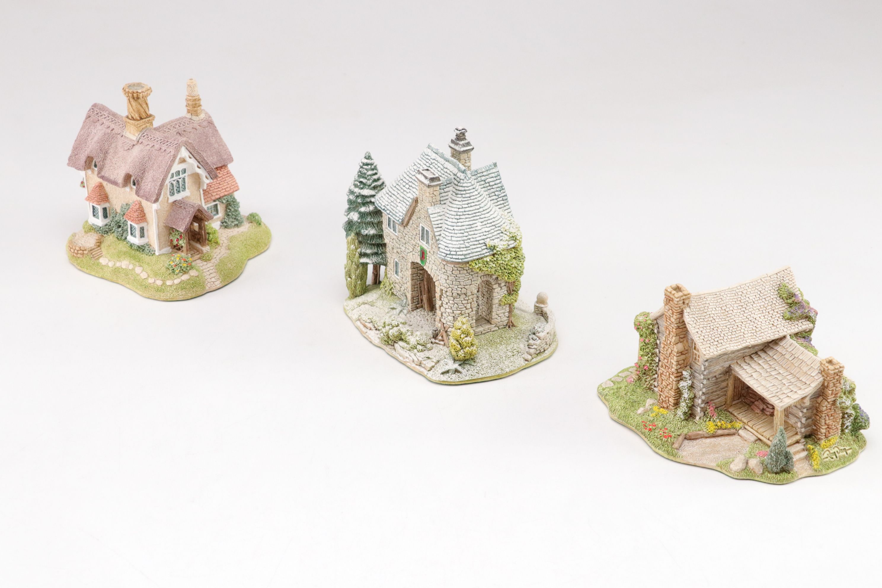 Six Lilliput Lane Buildings with "Roadside Coolers" and "Snowdon Lodge"
