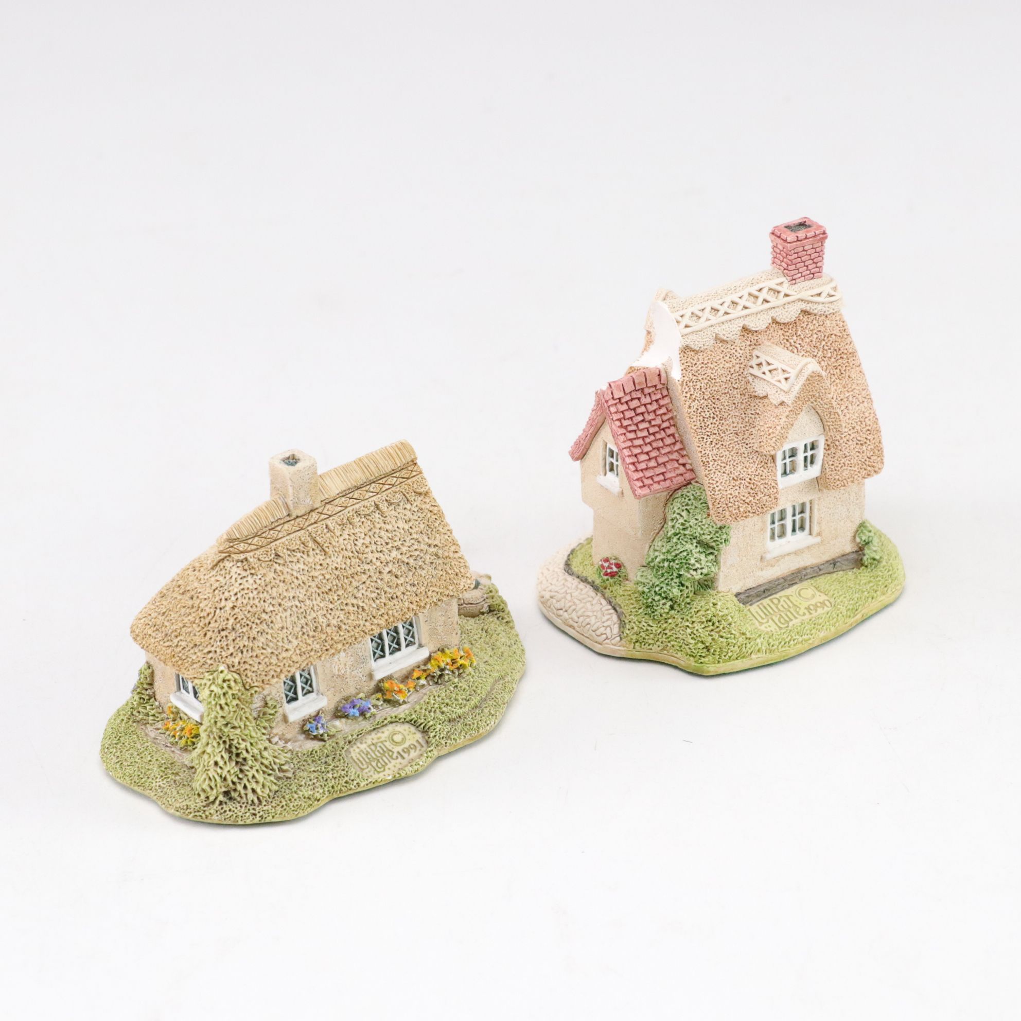 Six Lilliput Lane Buildings with "Ugly House" and "Robin Cottage"