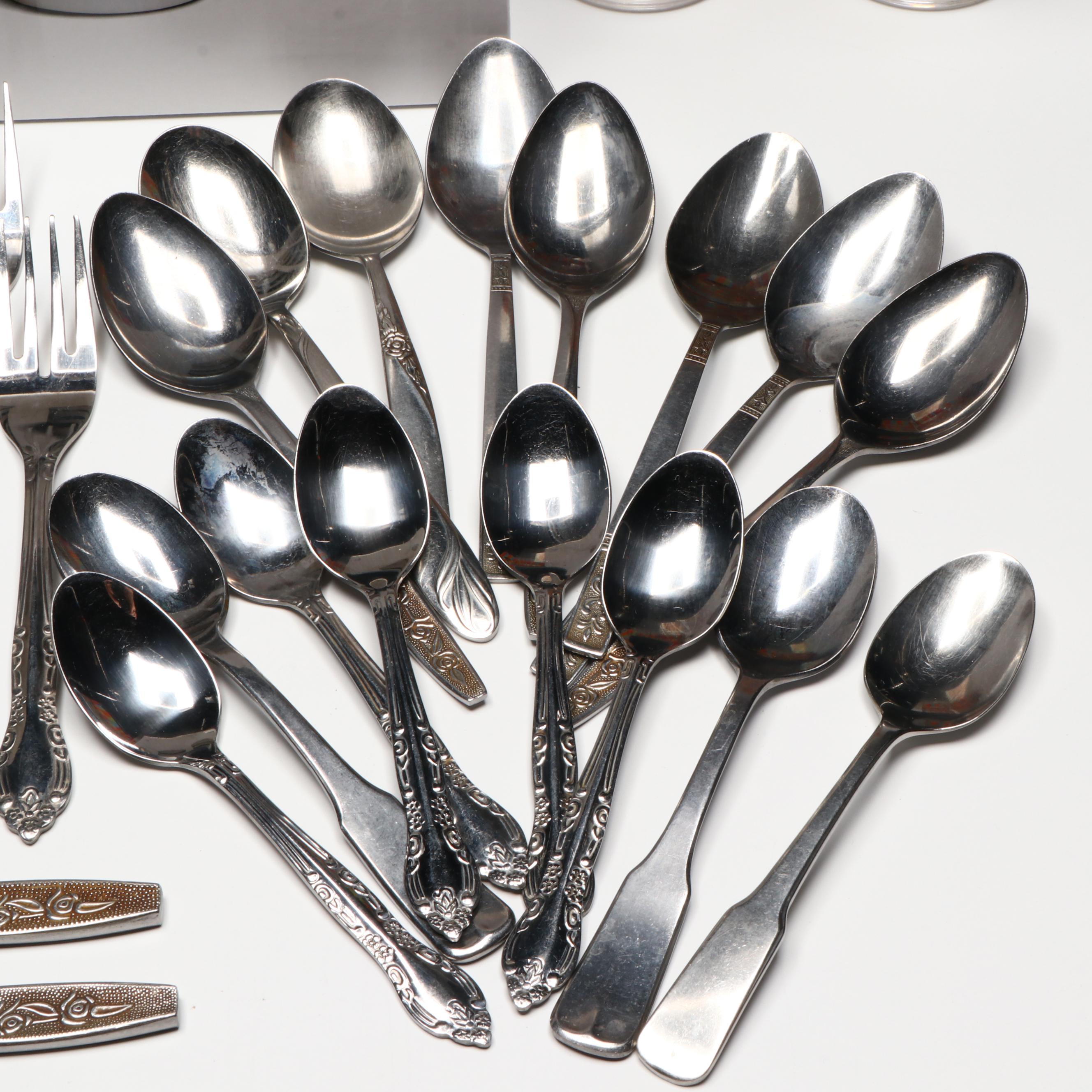 Grenada Porcelain Roaster Pan with Other Kitchen Accessories