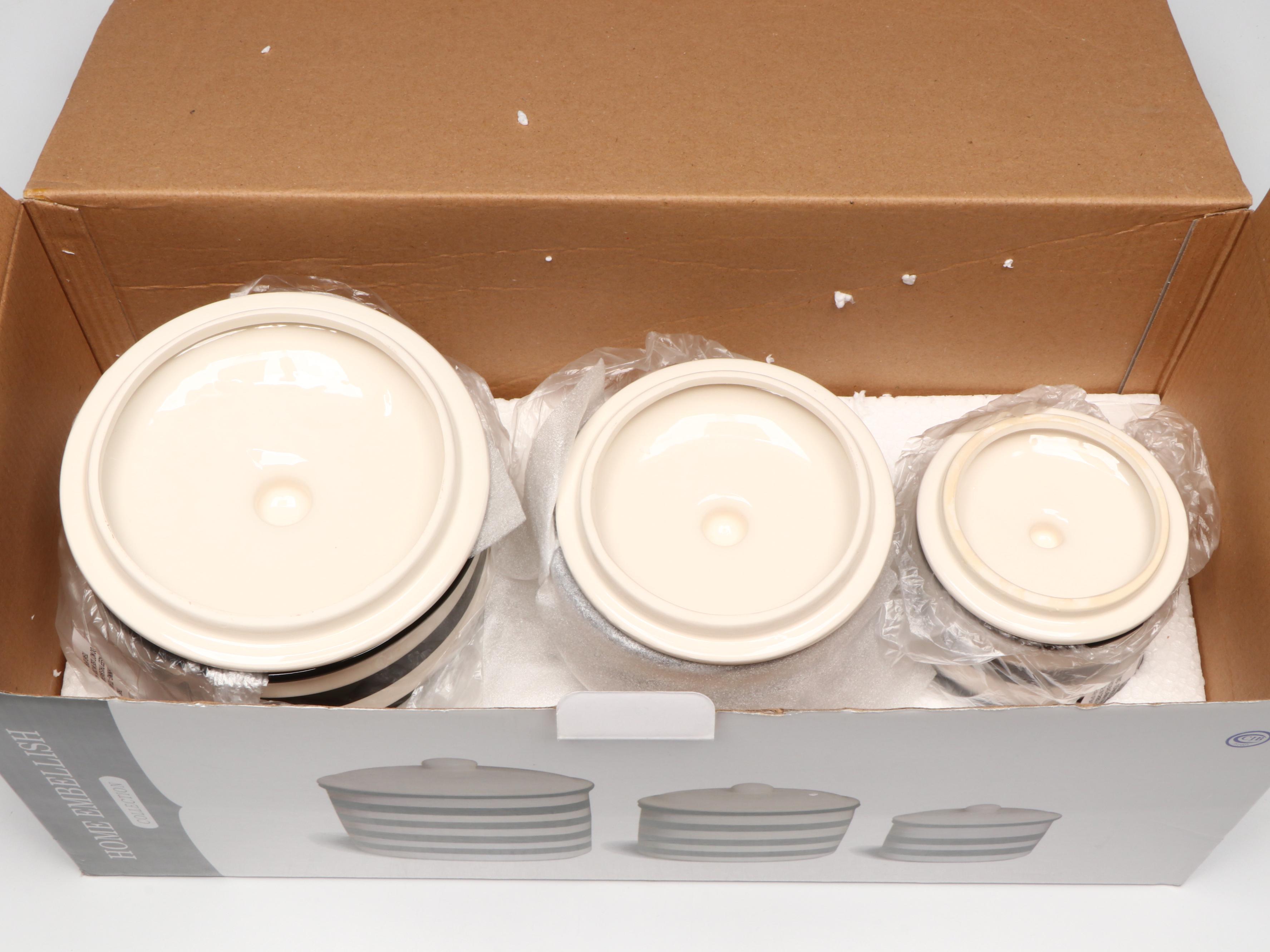 Grenada Porcelain Roaster Pan with Other Kitchen Accessories