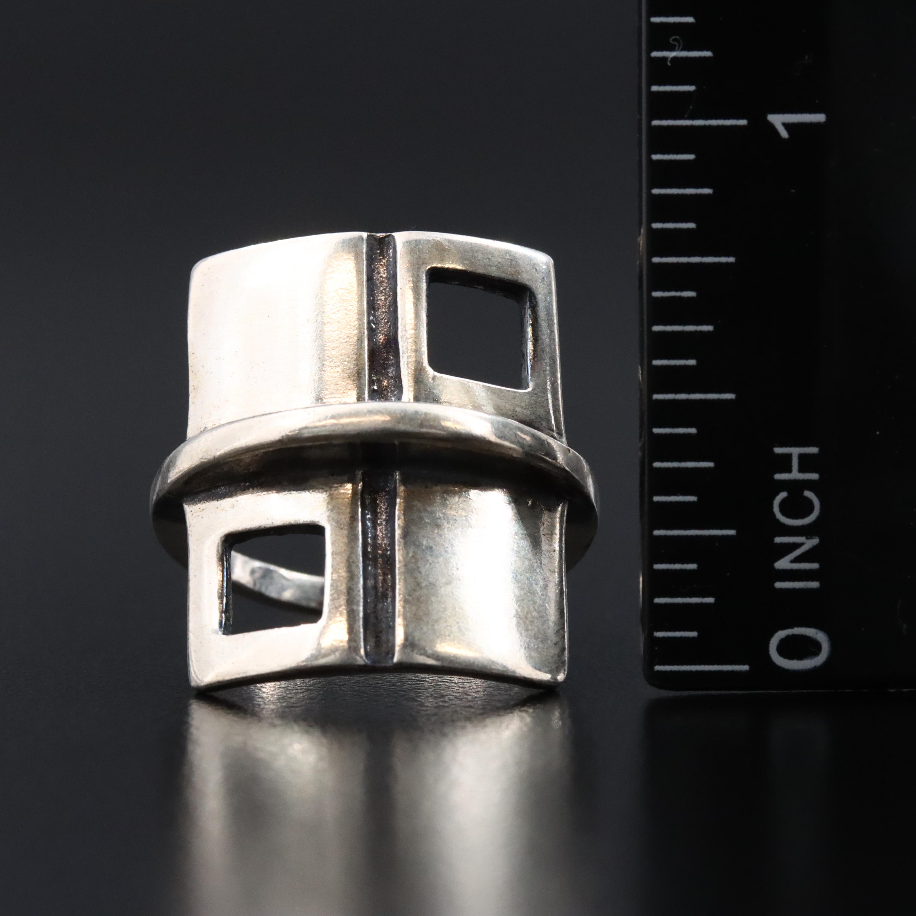 Sterling Giraffe and Geometric Rings