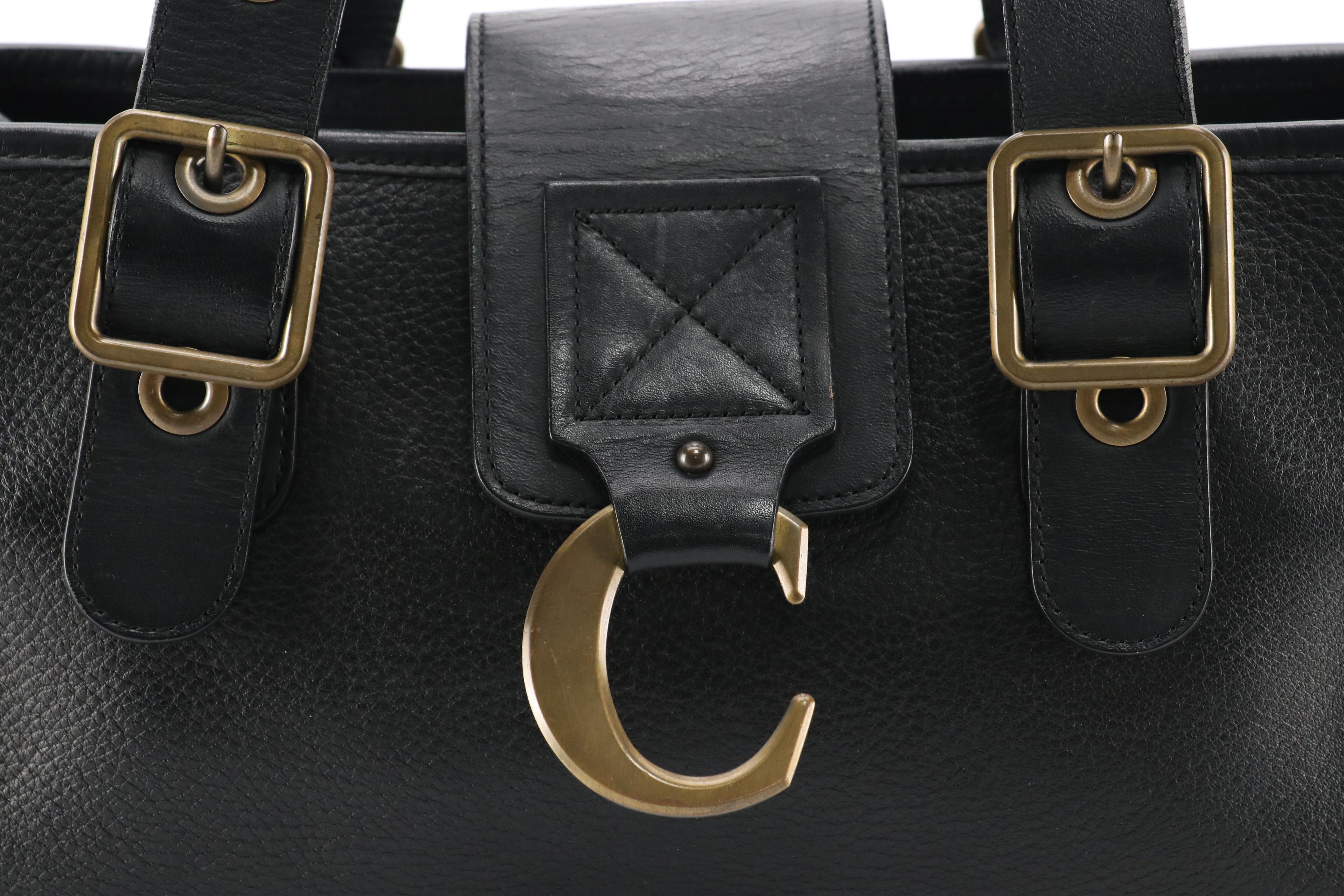 Chloé Signature C Shoulder Bag in Black Grained Leather