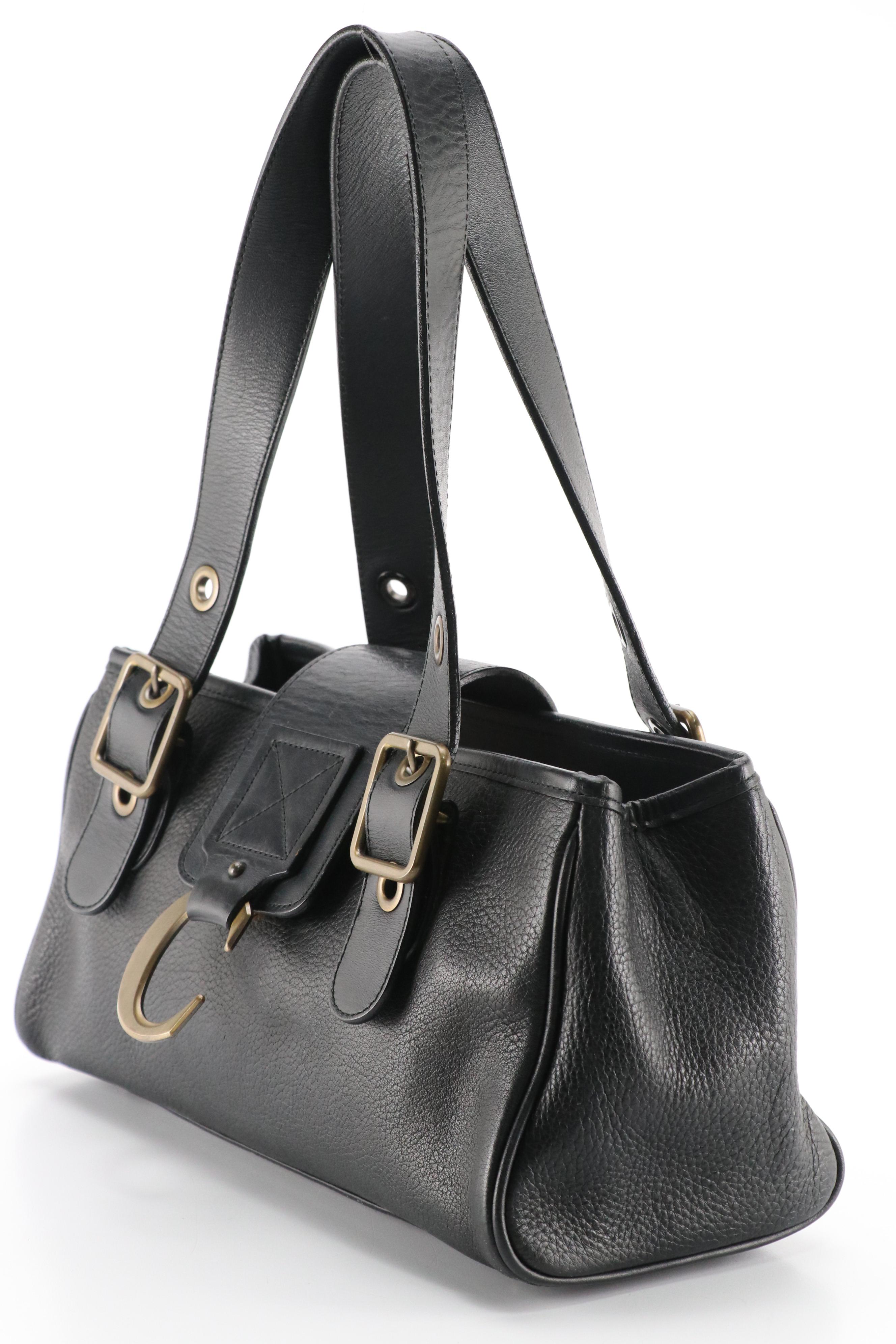 Chloé Signature C Shoulder Bag in Black Grained Leather