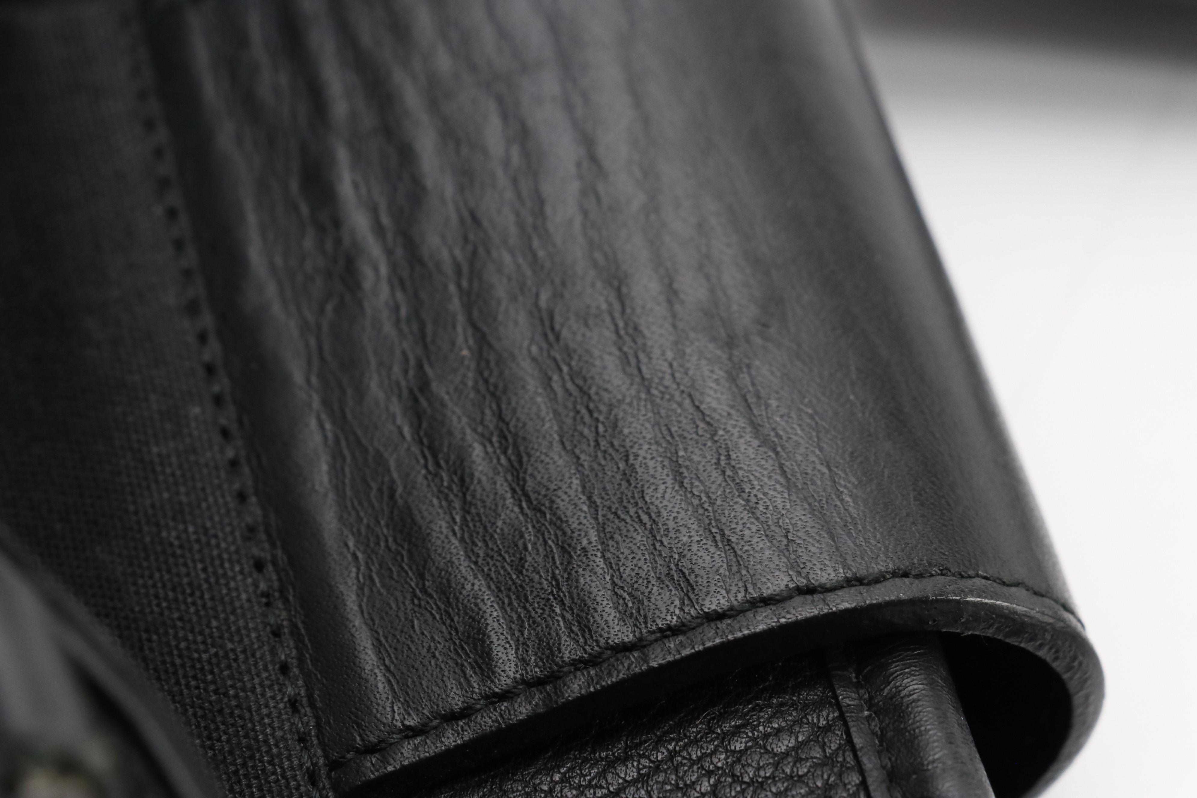 Chloé Signature C Shoulder Bag in Black Grained Leather