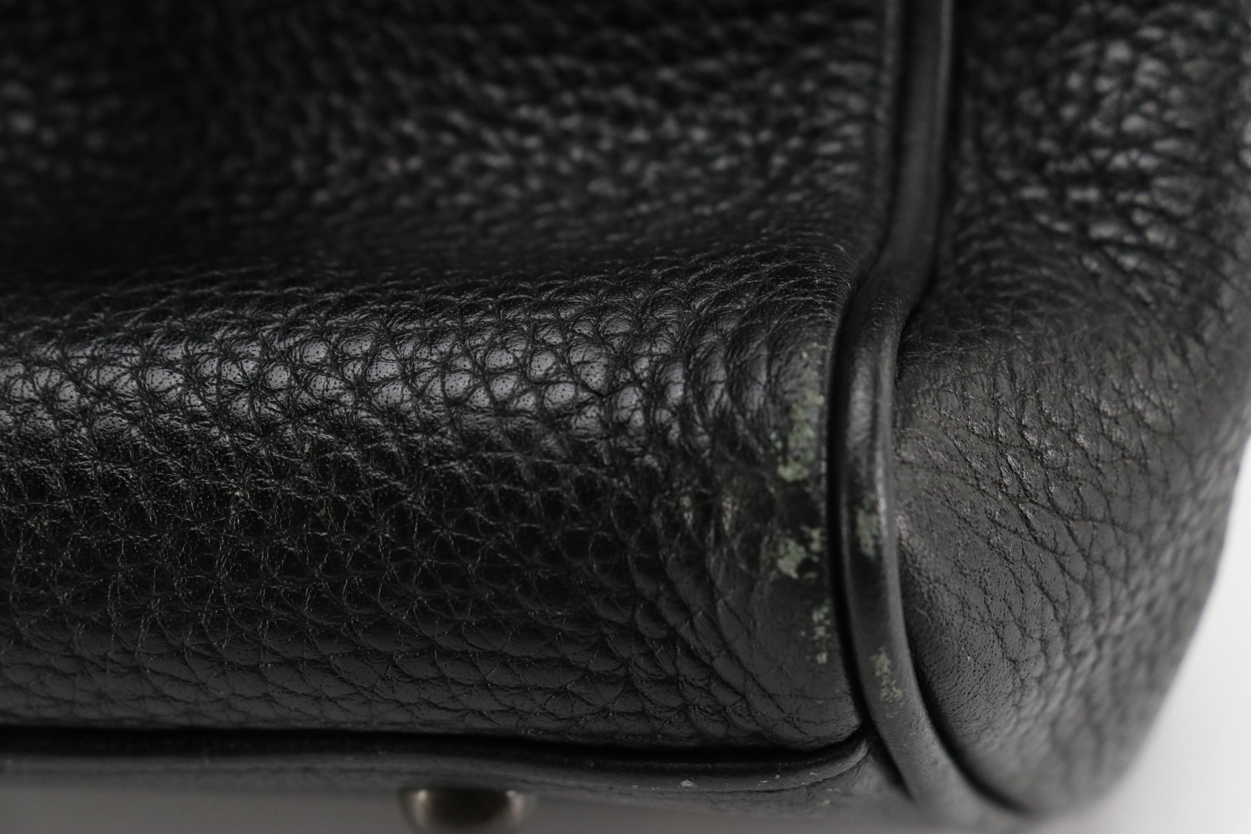 Chloé Signature C Shoulder Bag in Black Grained Leather