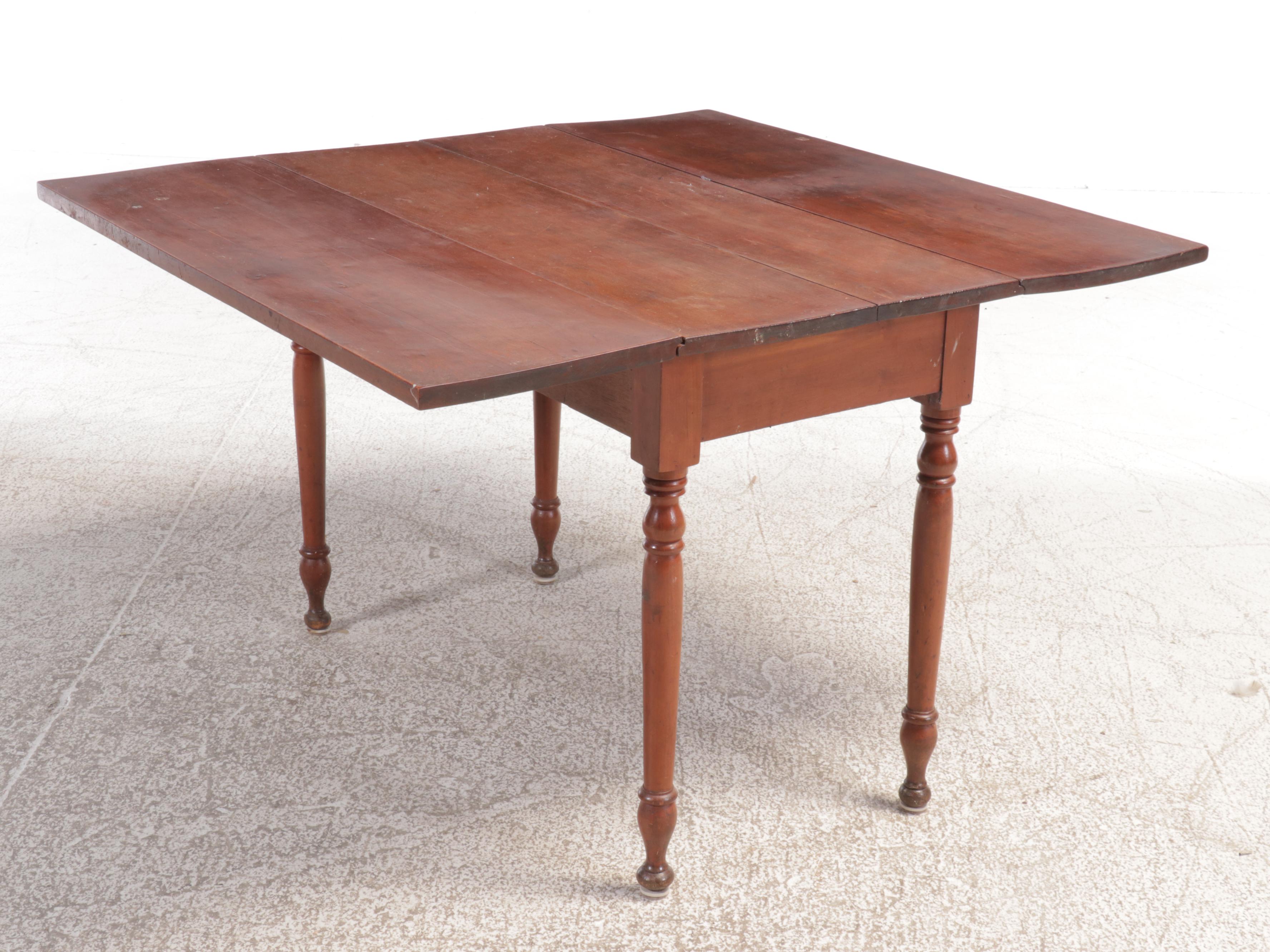 Sheraton Style Walnut Drop-Leaf Dining Table and Four Chairs, Early 20th Century