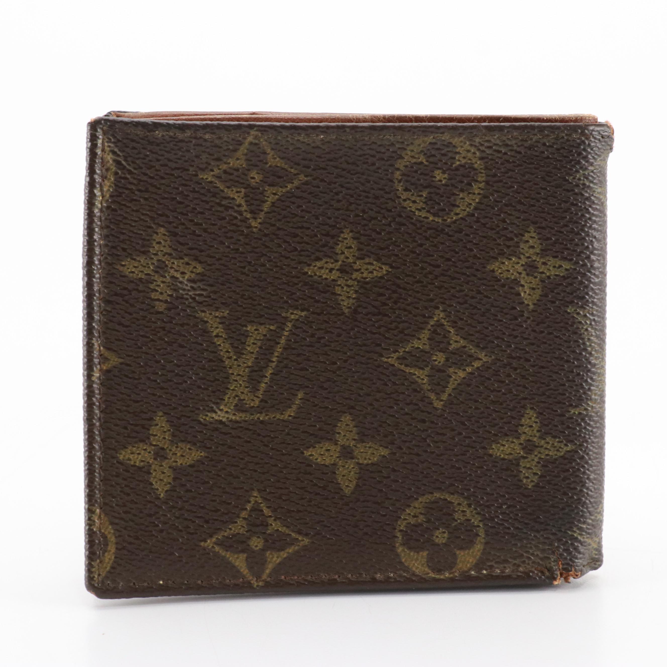 Louis Vuitton Bifold Wallet in Monogram Canvas