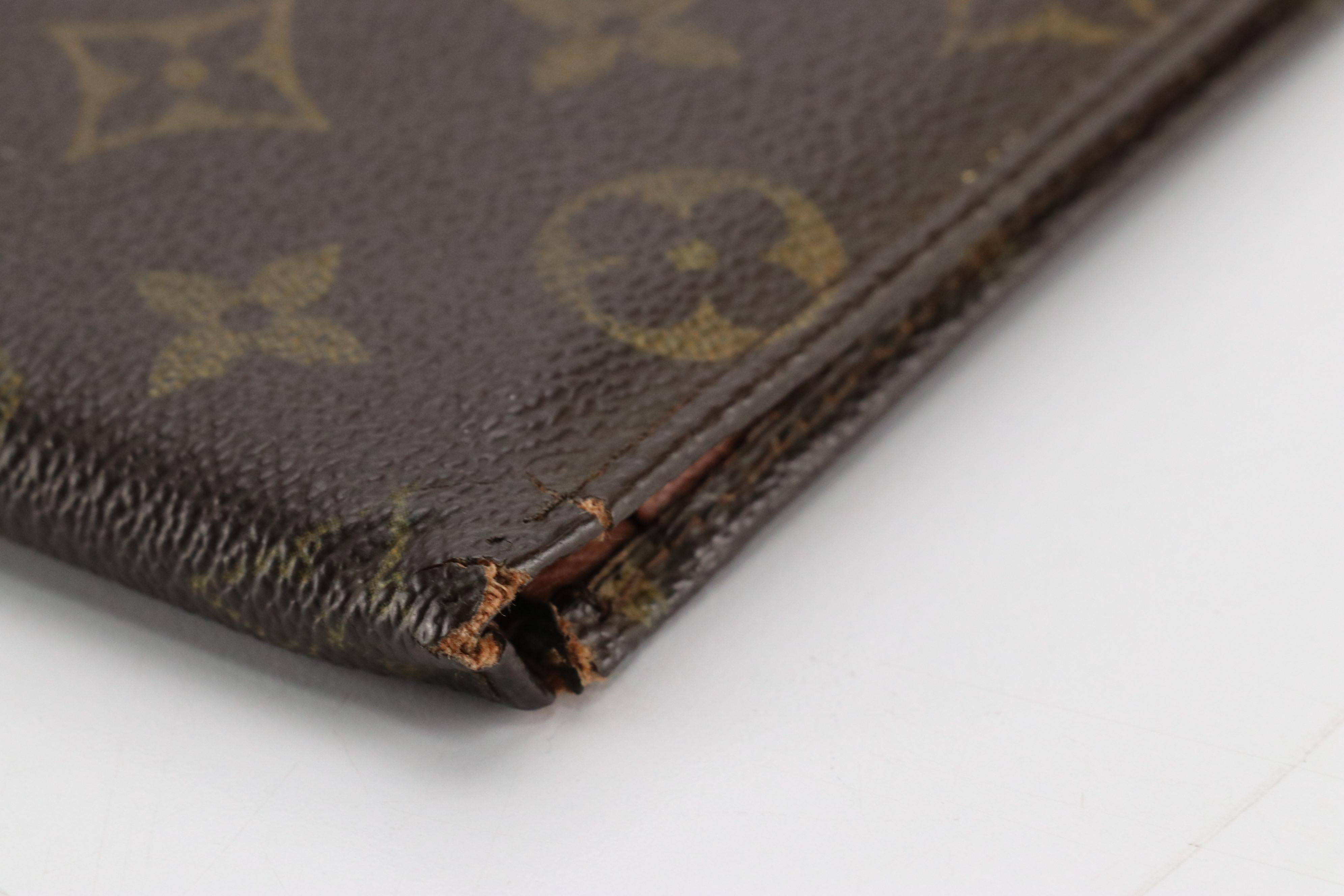 Louis Vuitton Bifold Wallet in Monogram Canvas