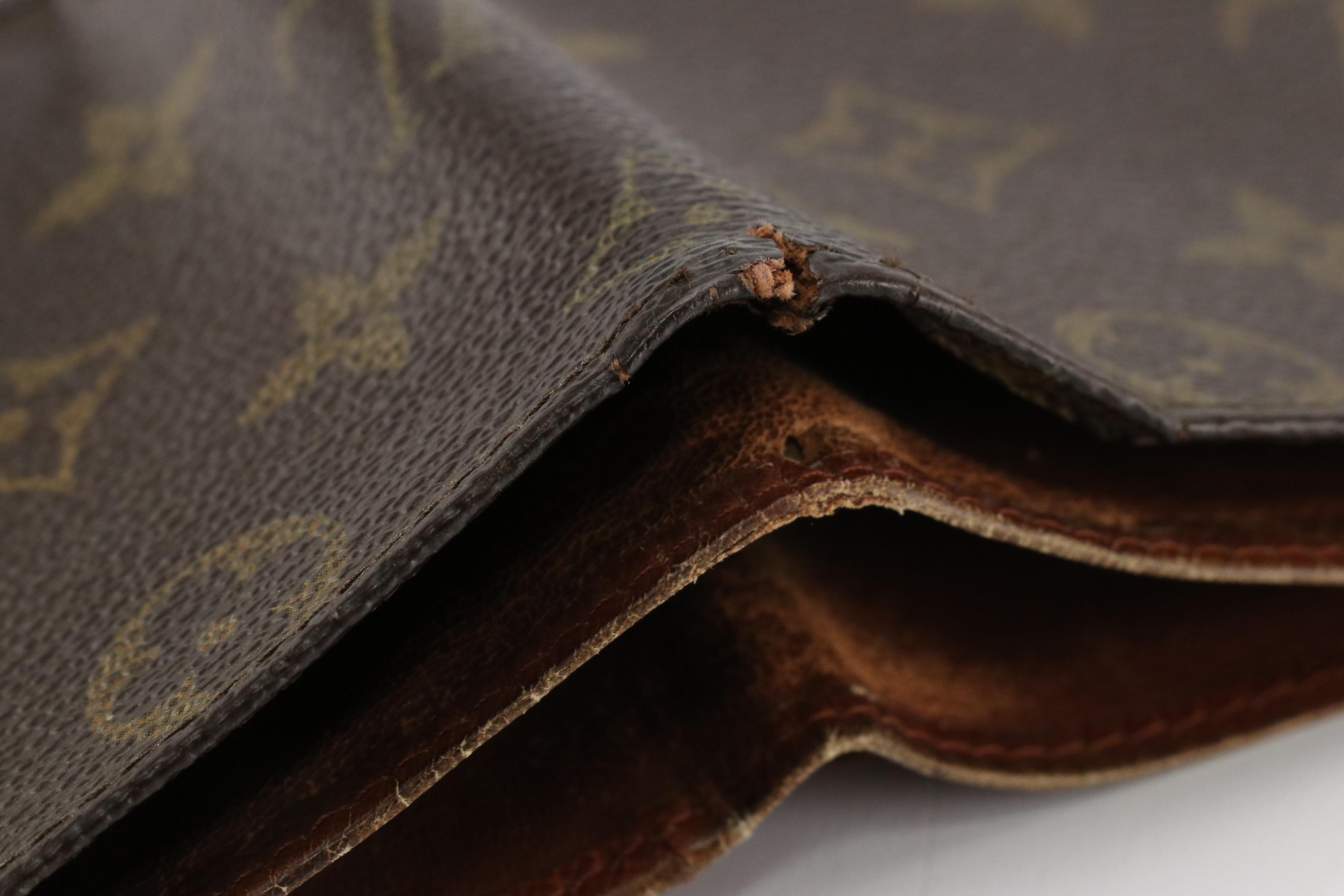 Louis Vuitton Bifold Wallet in Monogram Canvas