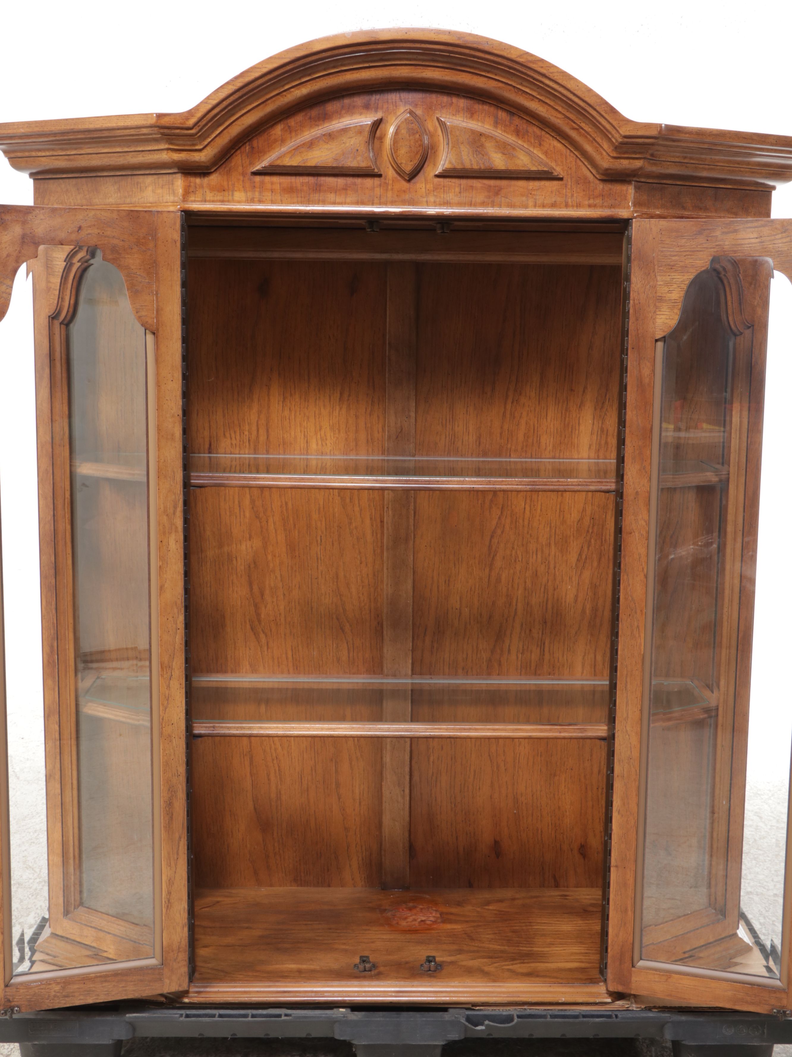 Bernhardt Hibriten Louis XV Style Walnut China Cabinet