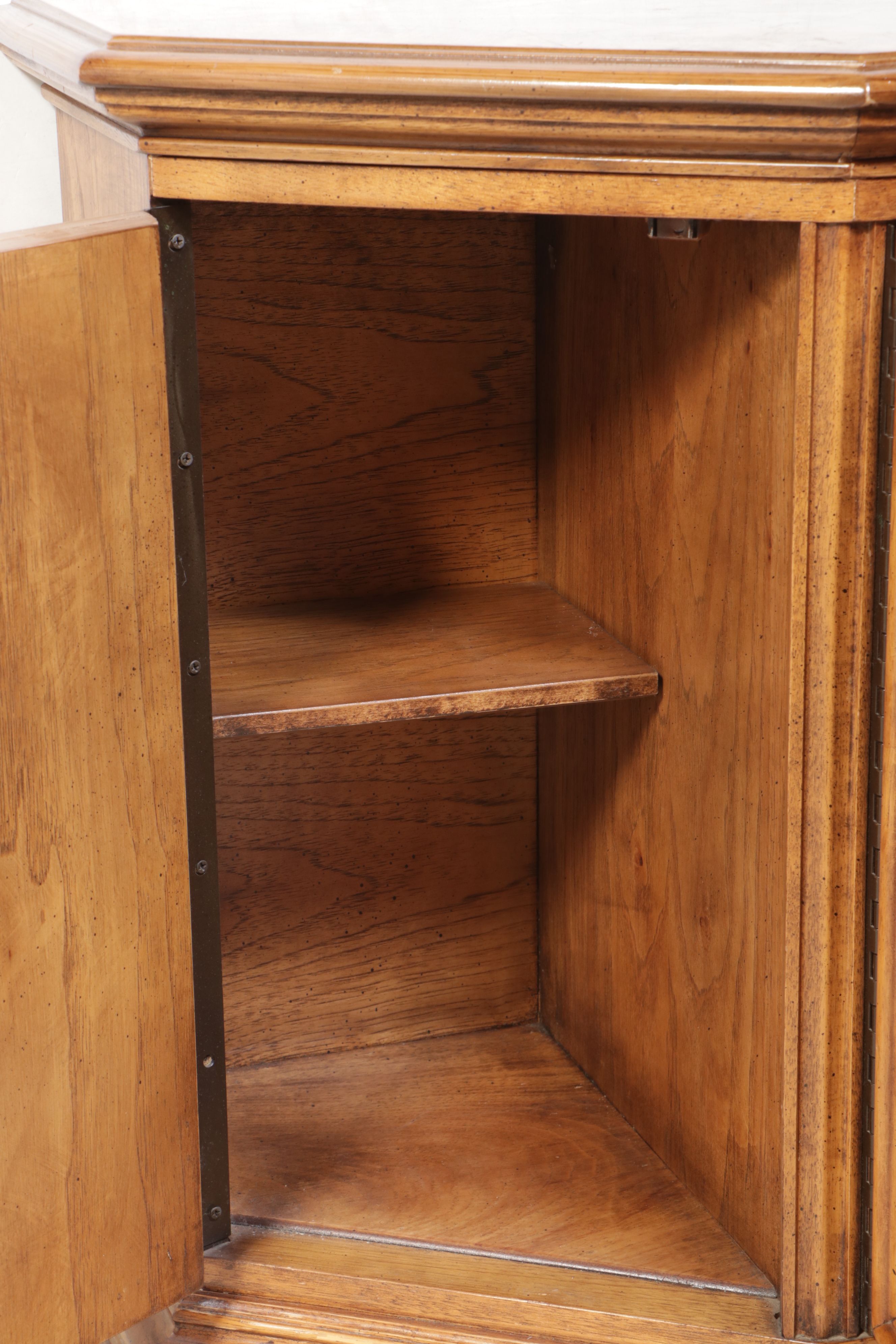 Bernhardt Hibriten Louis XV Style Walnut China Cabinet