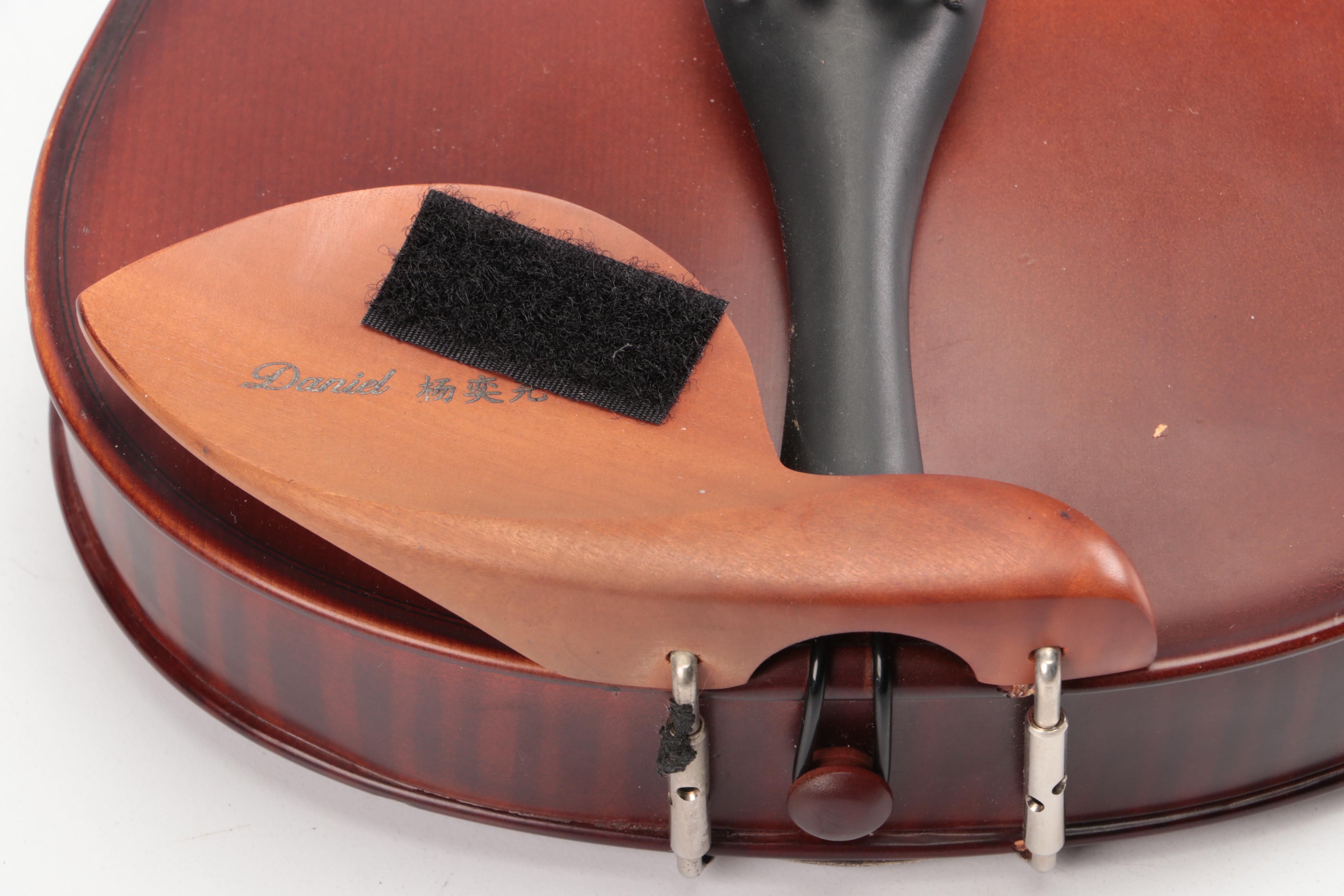 Chinese 4/4 Size Violin with Bow and Case