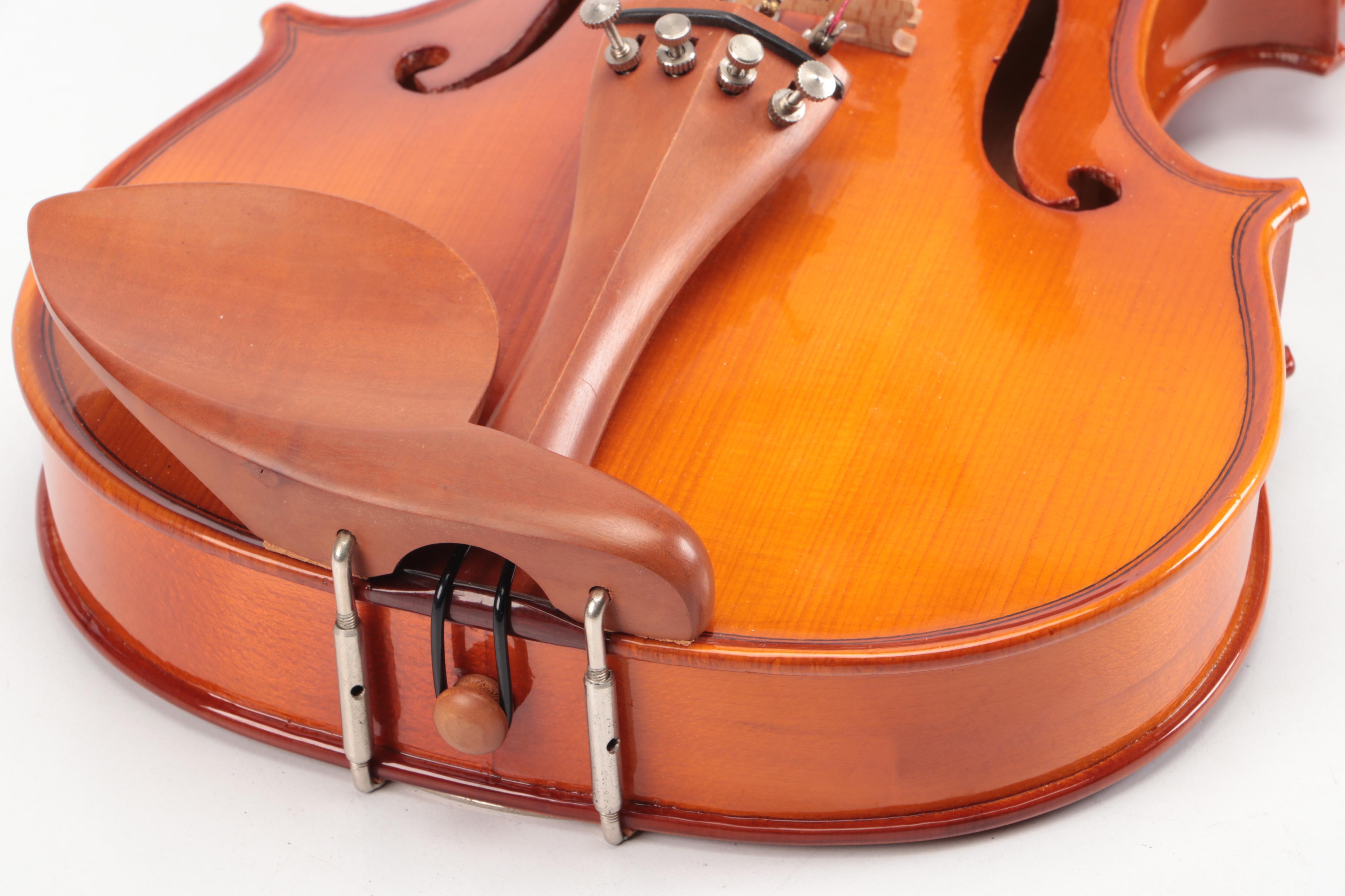 Toyama TS-4/4 Violin and Bow with Plaid Covered Hard Case