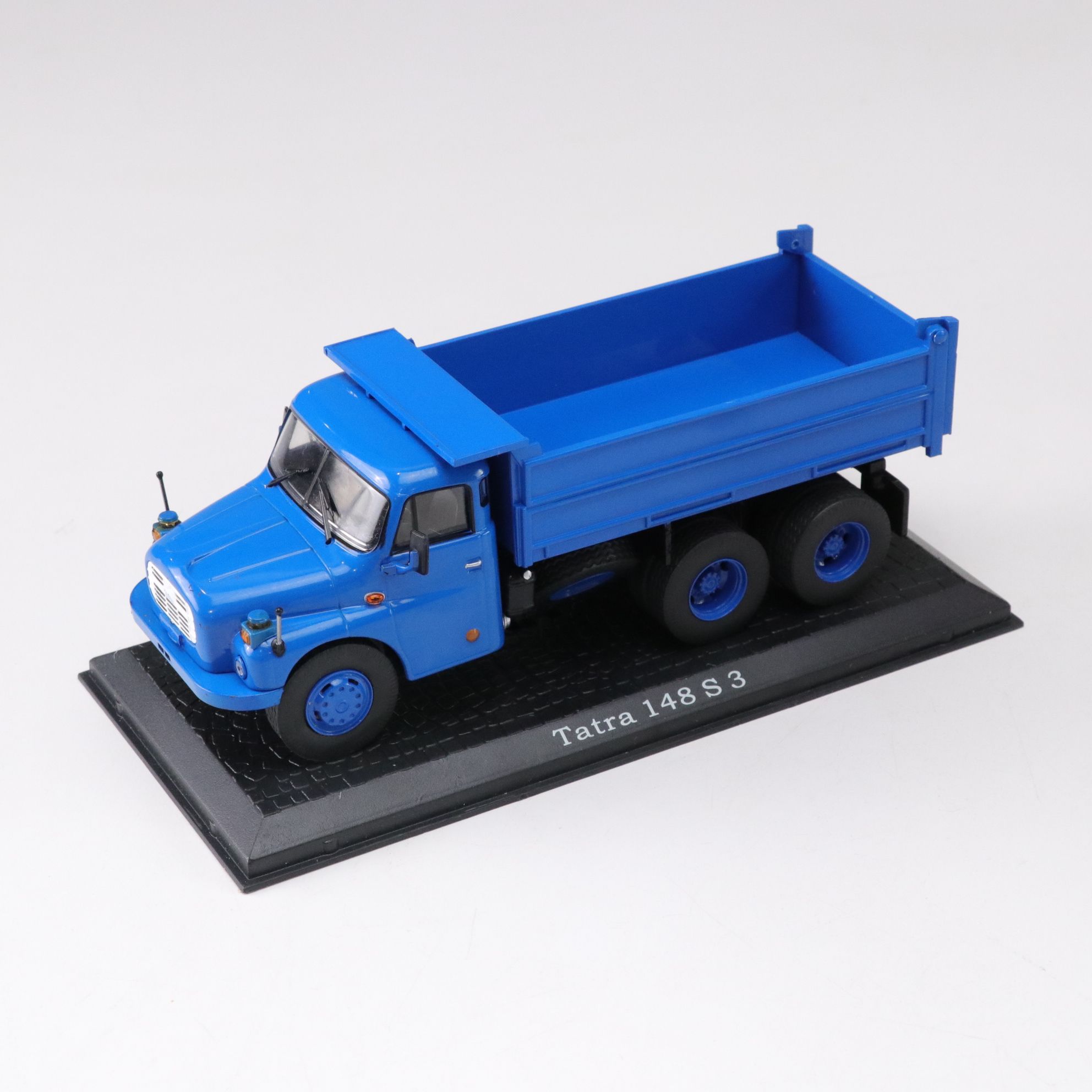 Modimio & Editions Atlas Models of German and Soviet-Era Tanker Trucks