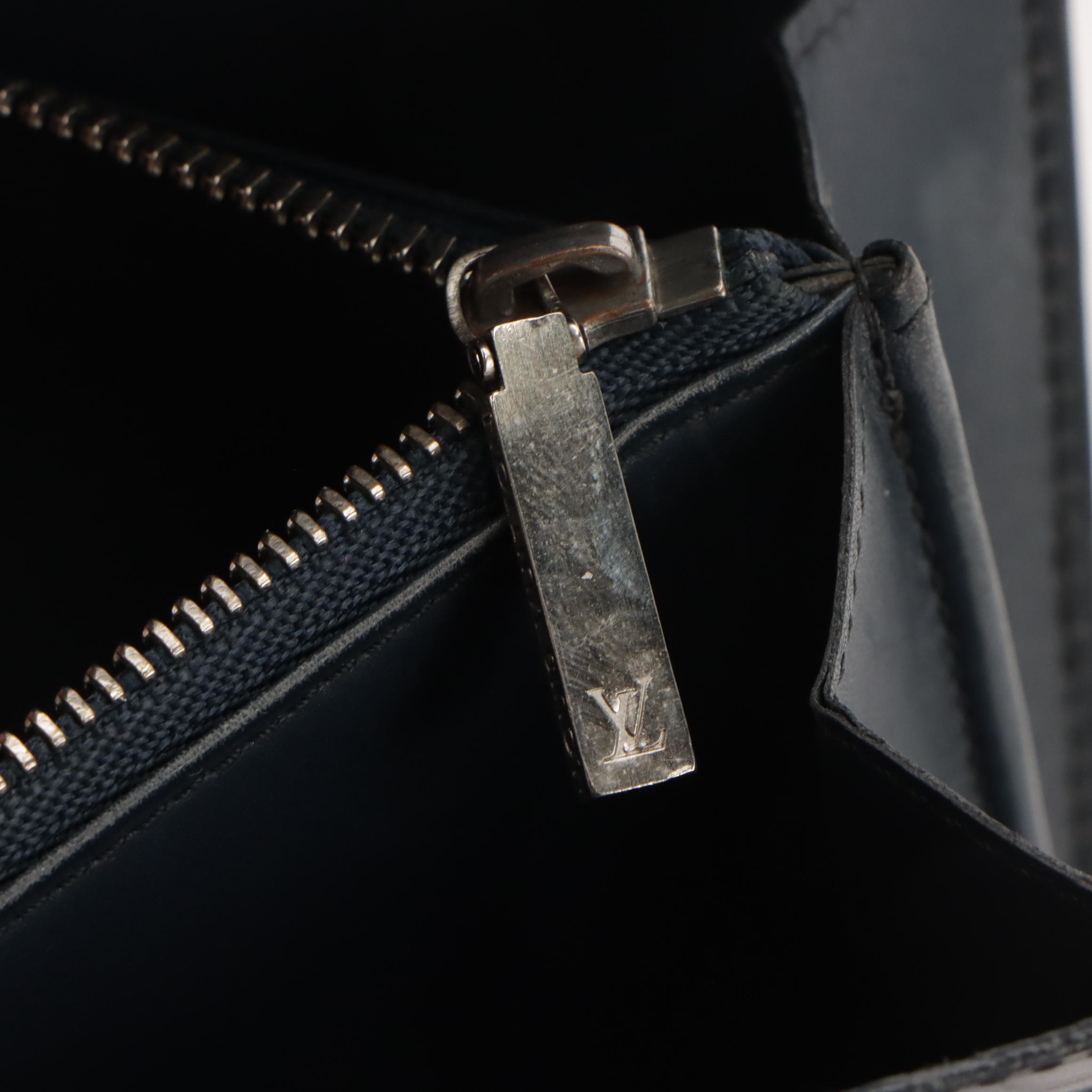 Louis Vuitton Pochette Porte-Monnaie Crédit in Blue Mat Monogram Vernis Leather