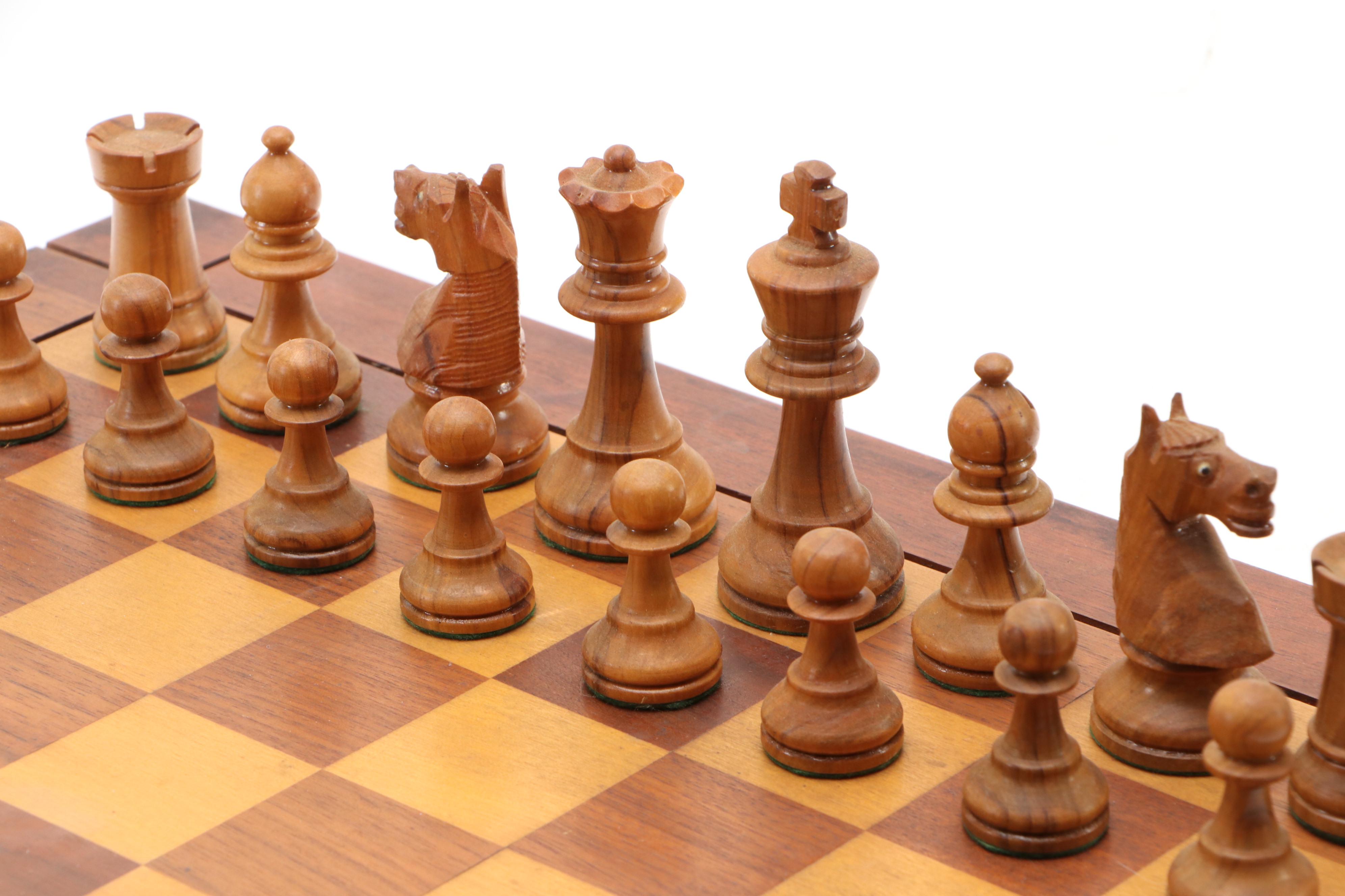 Drueke No. 61 Wood Chessboard and Pieces