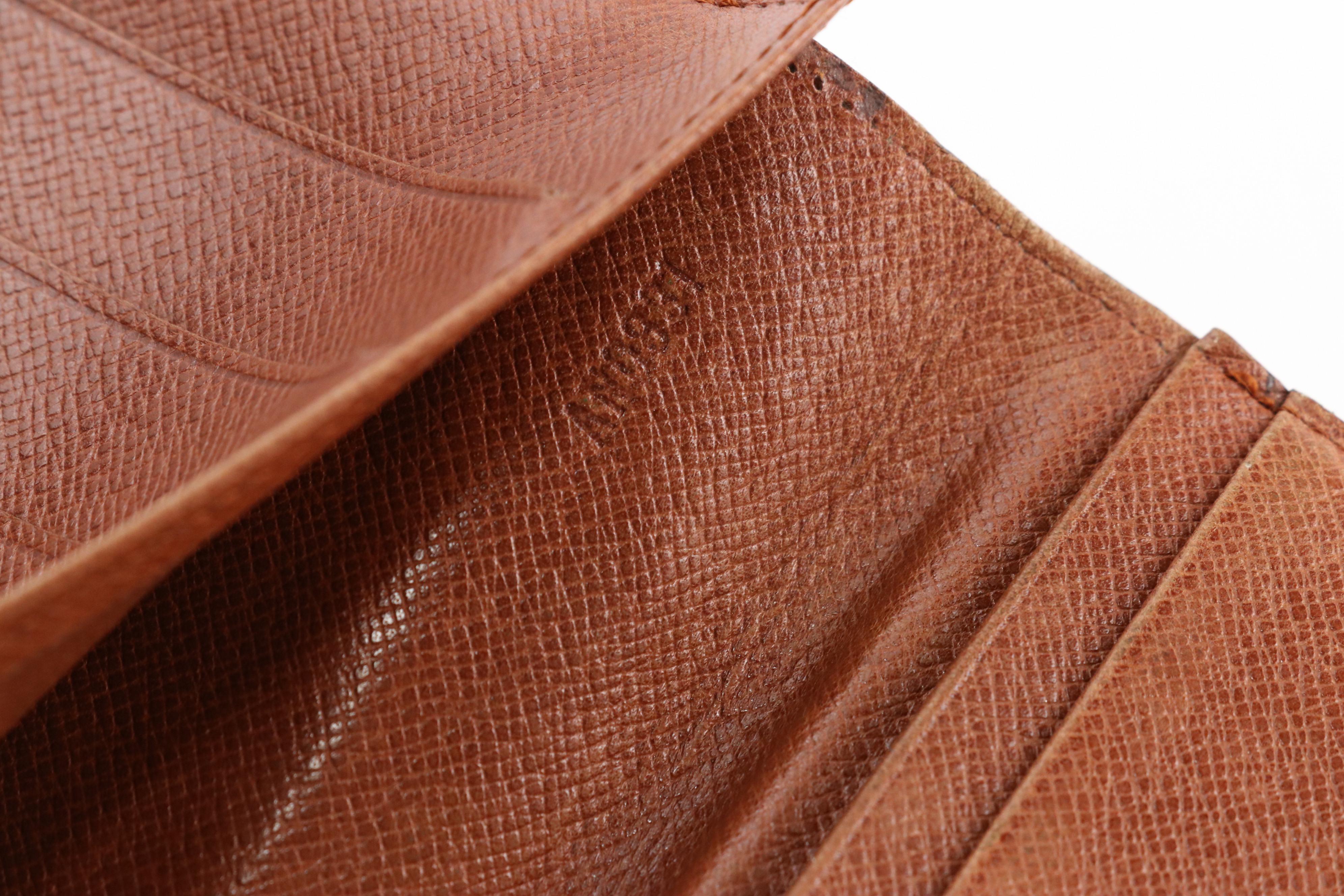 Louis Vuitton Porte-Chéquier, Cartes Crédit Long Wallet in Monogram Canvas