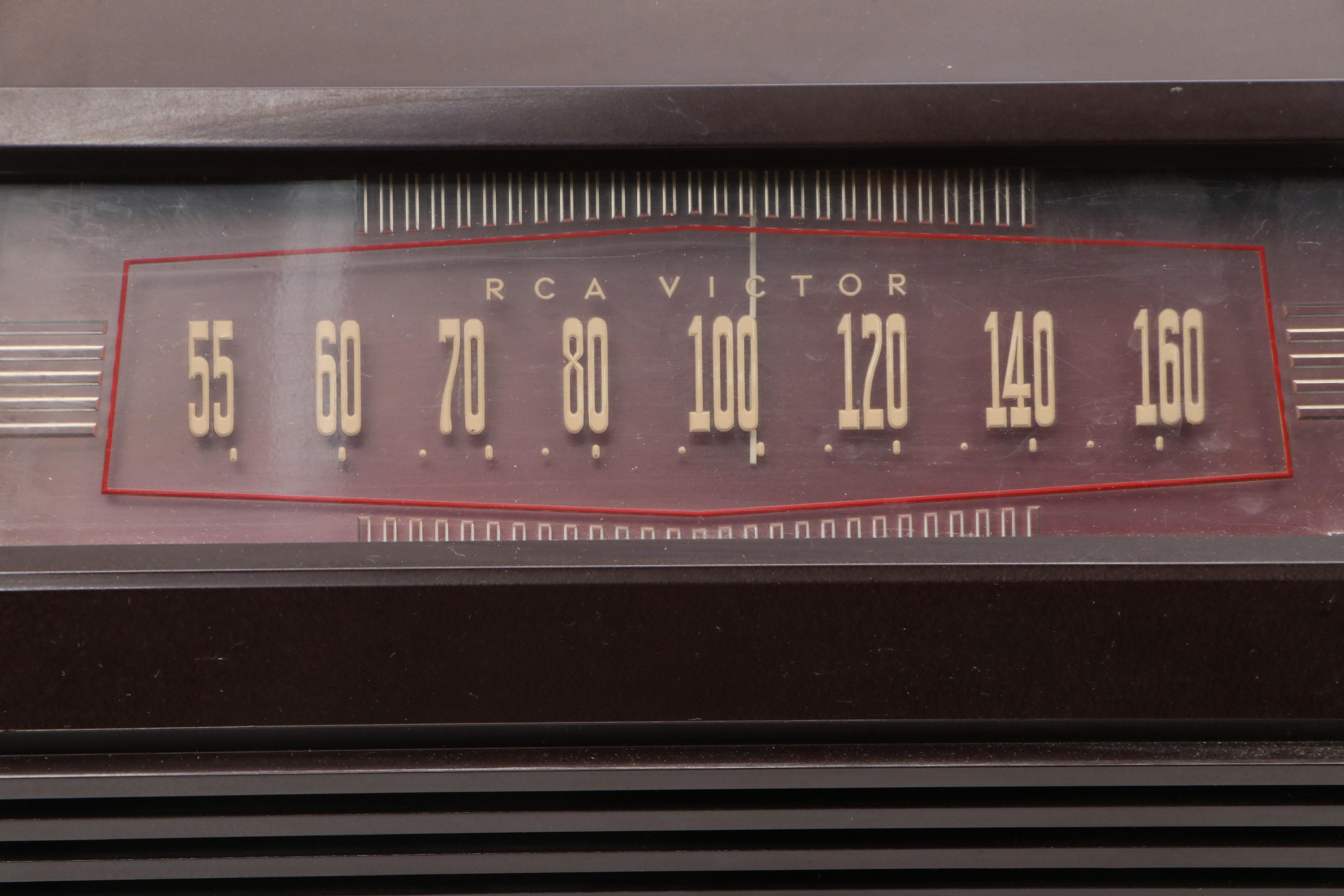 RCA Victor Model 9-X-641 Bakelite Tube Radio, Mid-20th Century