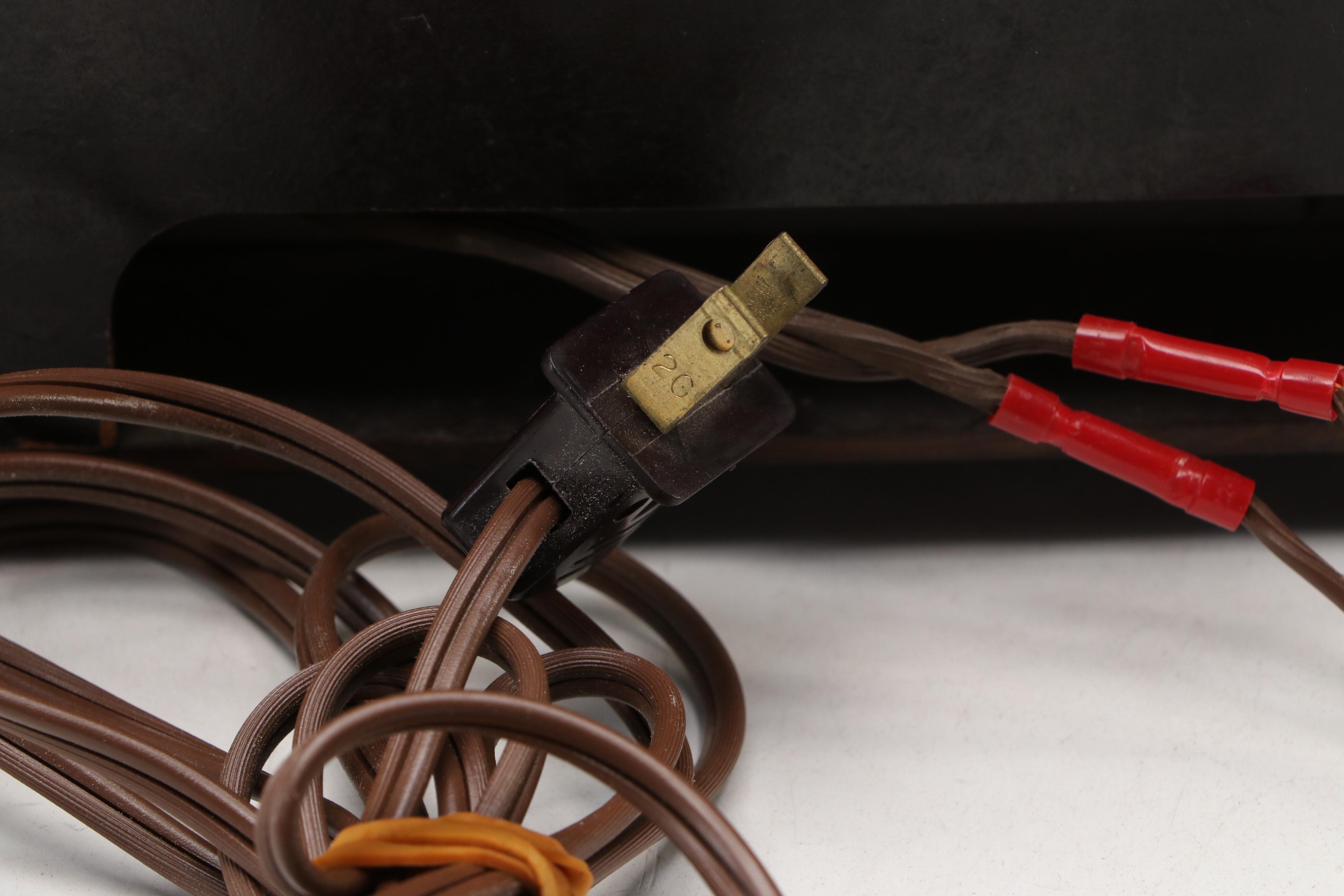 RCA Victor Model 9-X-641 Bakelite Tube Radio, Mid-20th Century