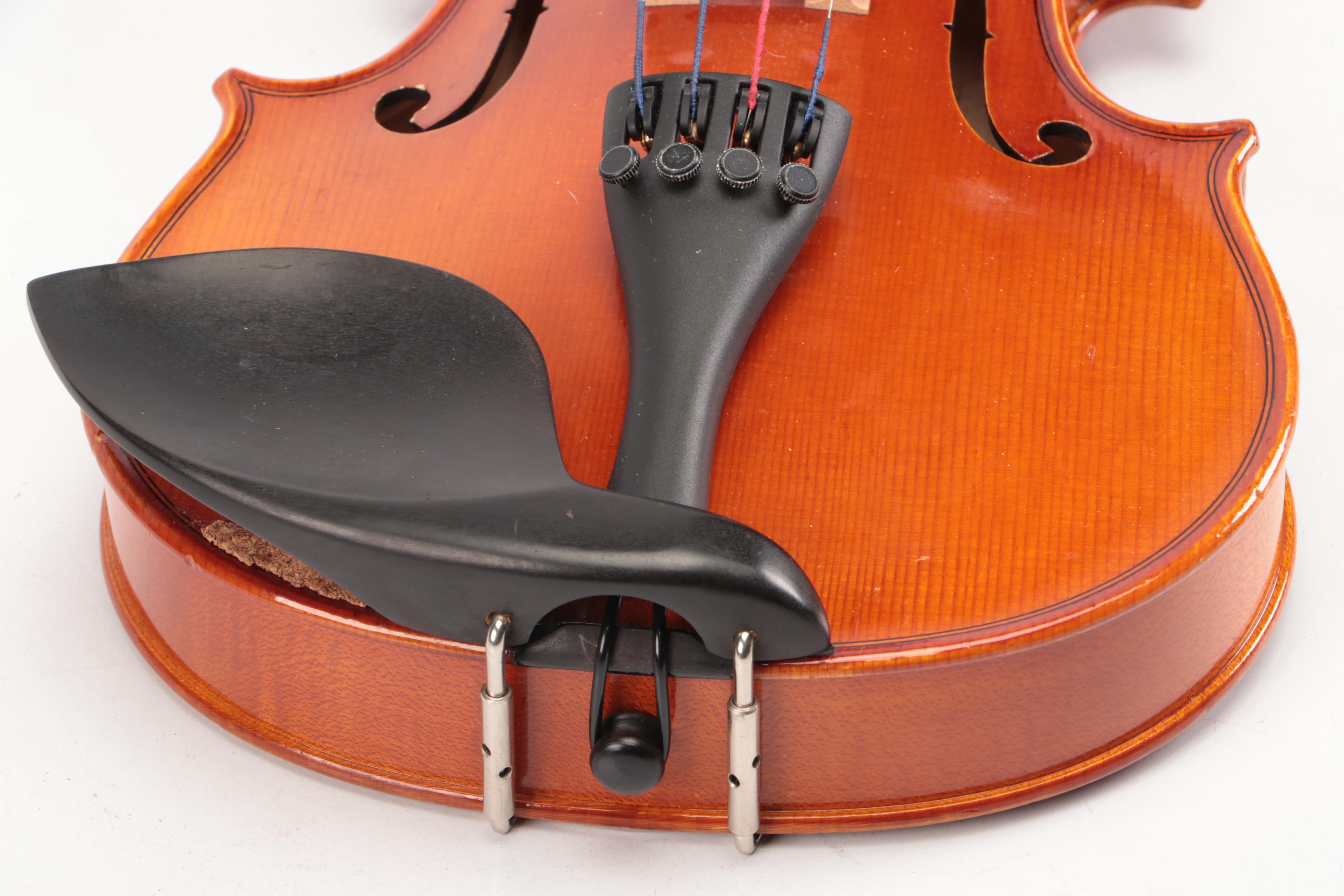 Eastman Wooden 1/2 Size Violin with Bow and Accessories, 2010