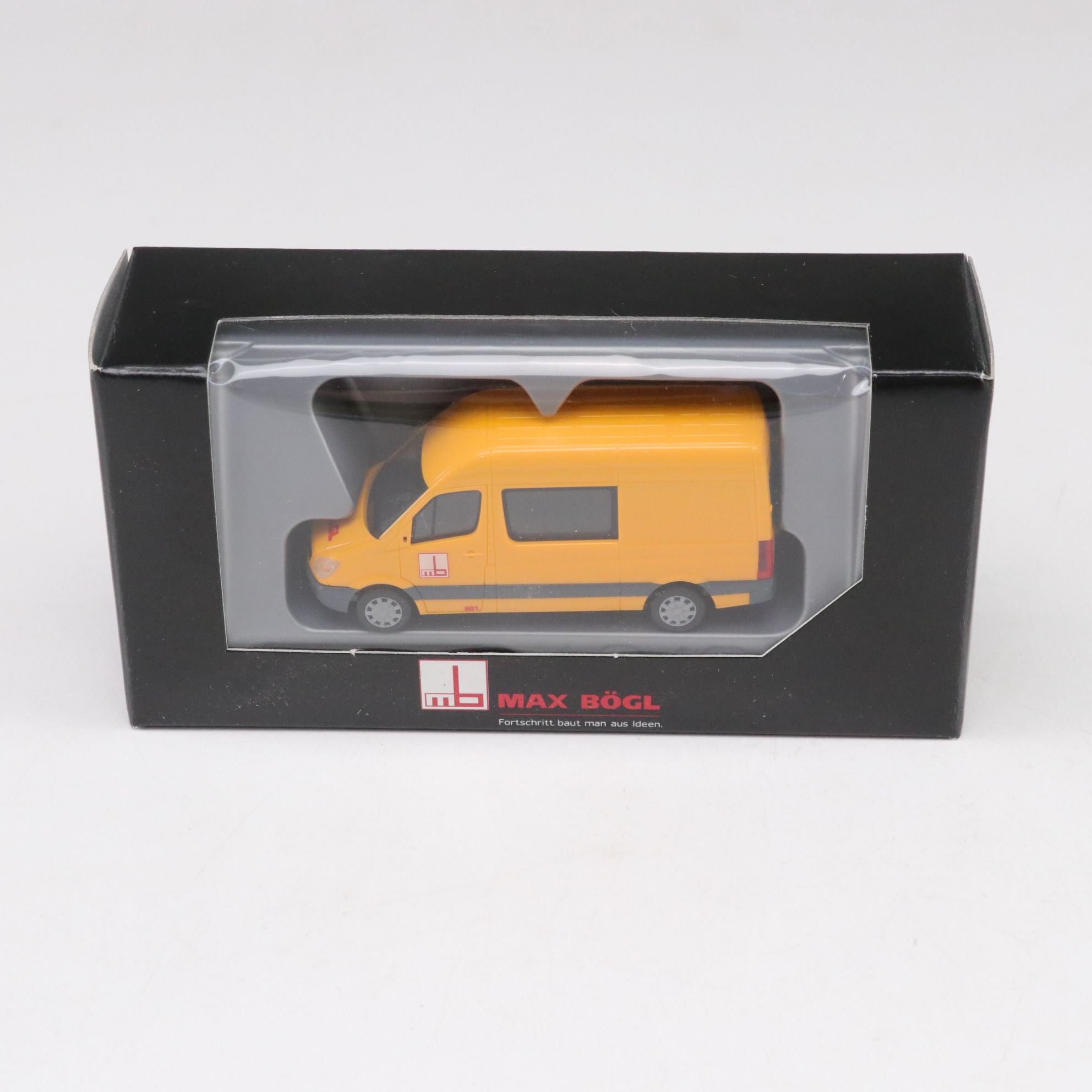 HO Scale Vehicles and Accessories with Herpa "Minitanks" and Woodland Scenics