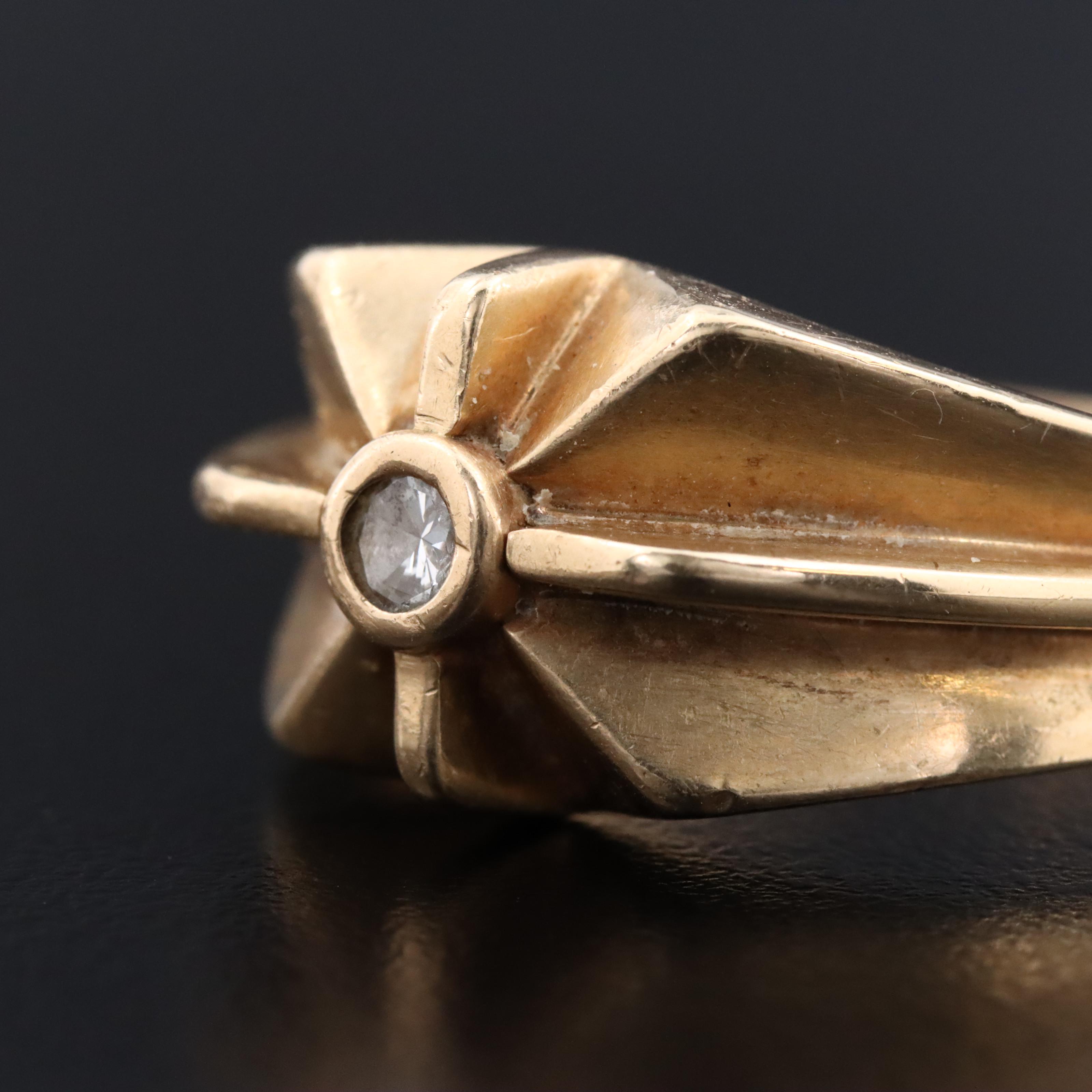 14K 0.12 CT Diamond Solitaire Starburst Ring