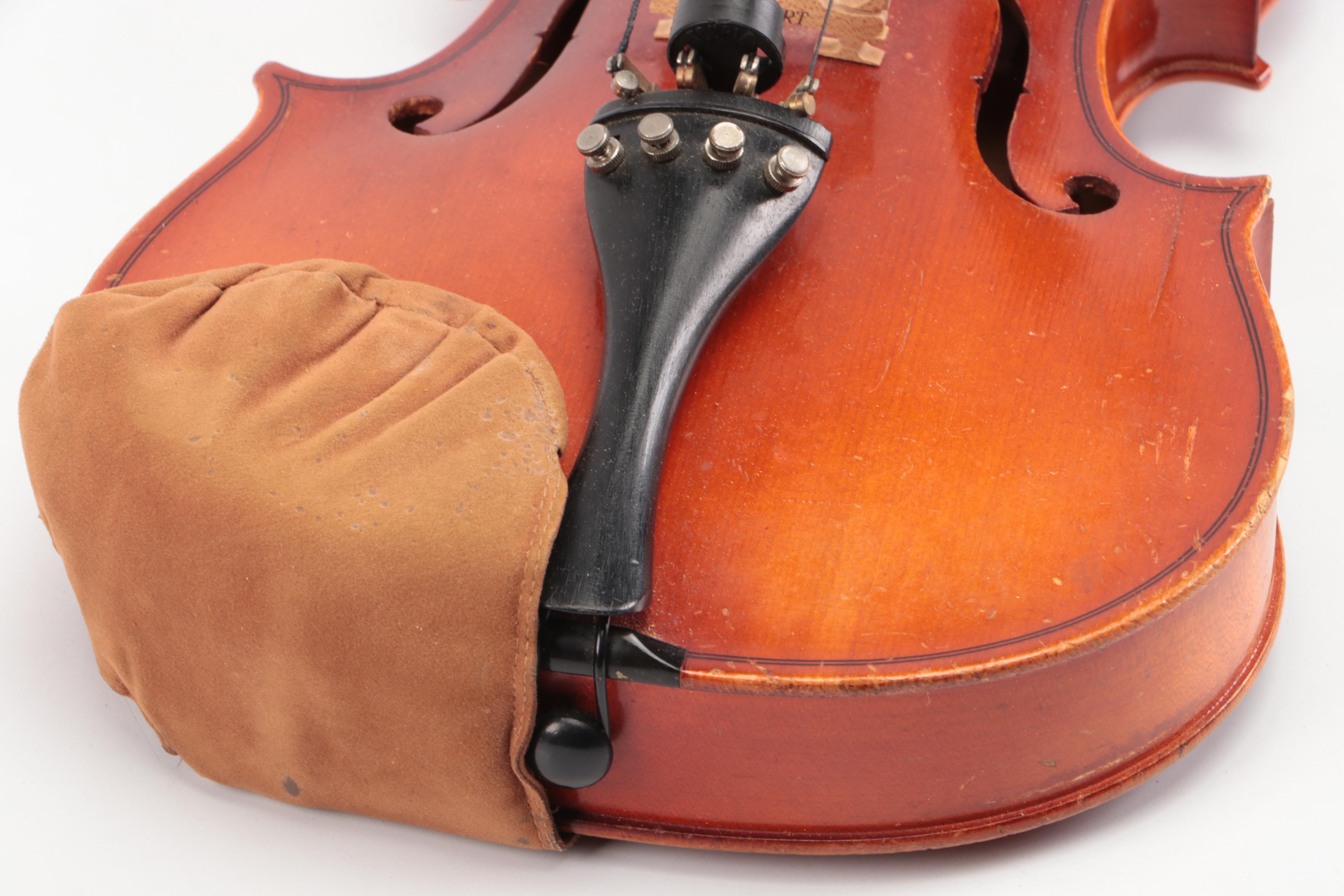 Suzuki Stradivarius Copy 4/4 Violin with Hardshell Case