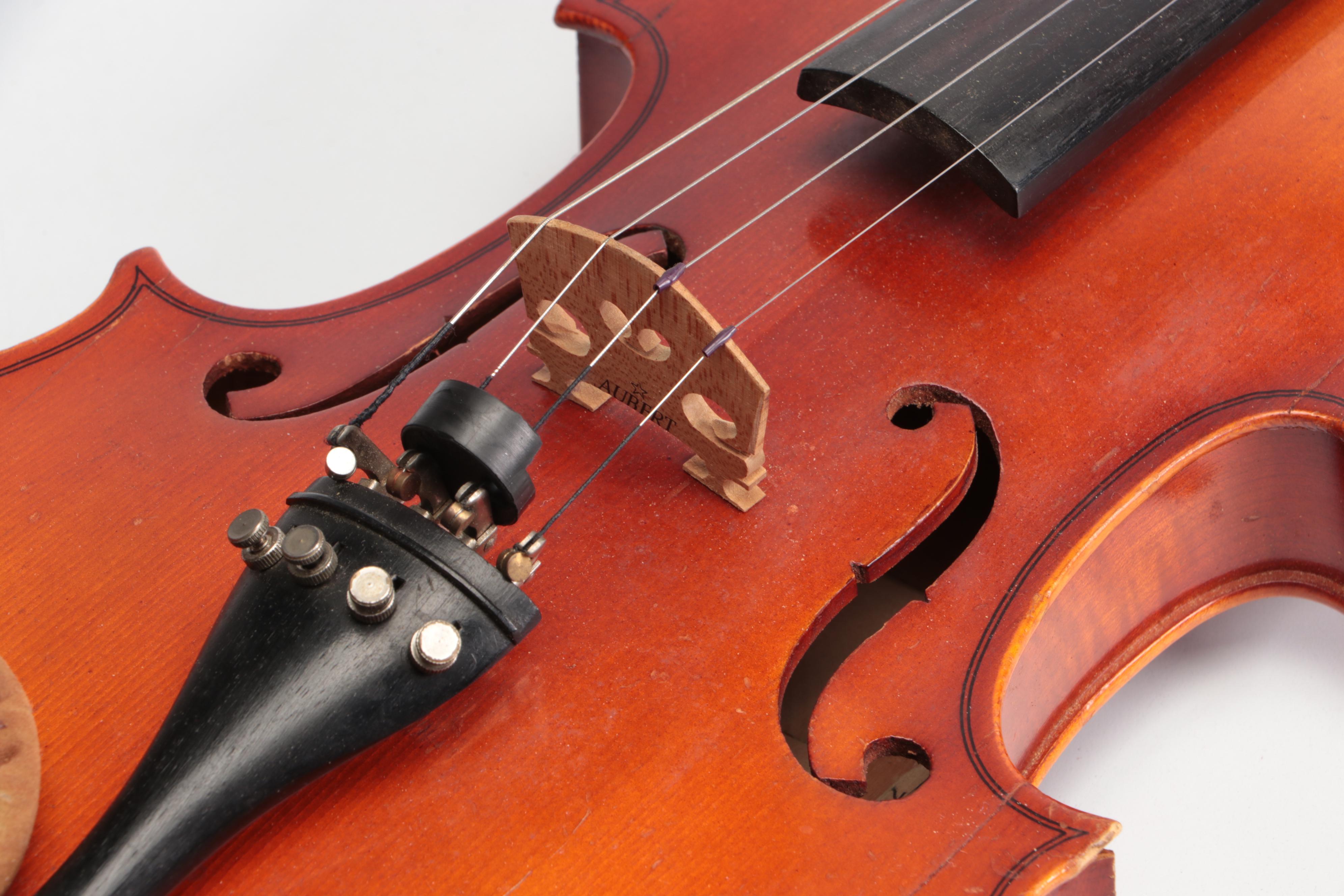 Suzuki Stradivarius Copy 4/4 Violin with Hardshell Case