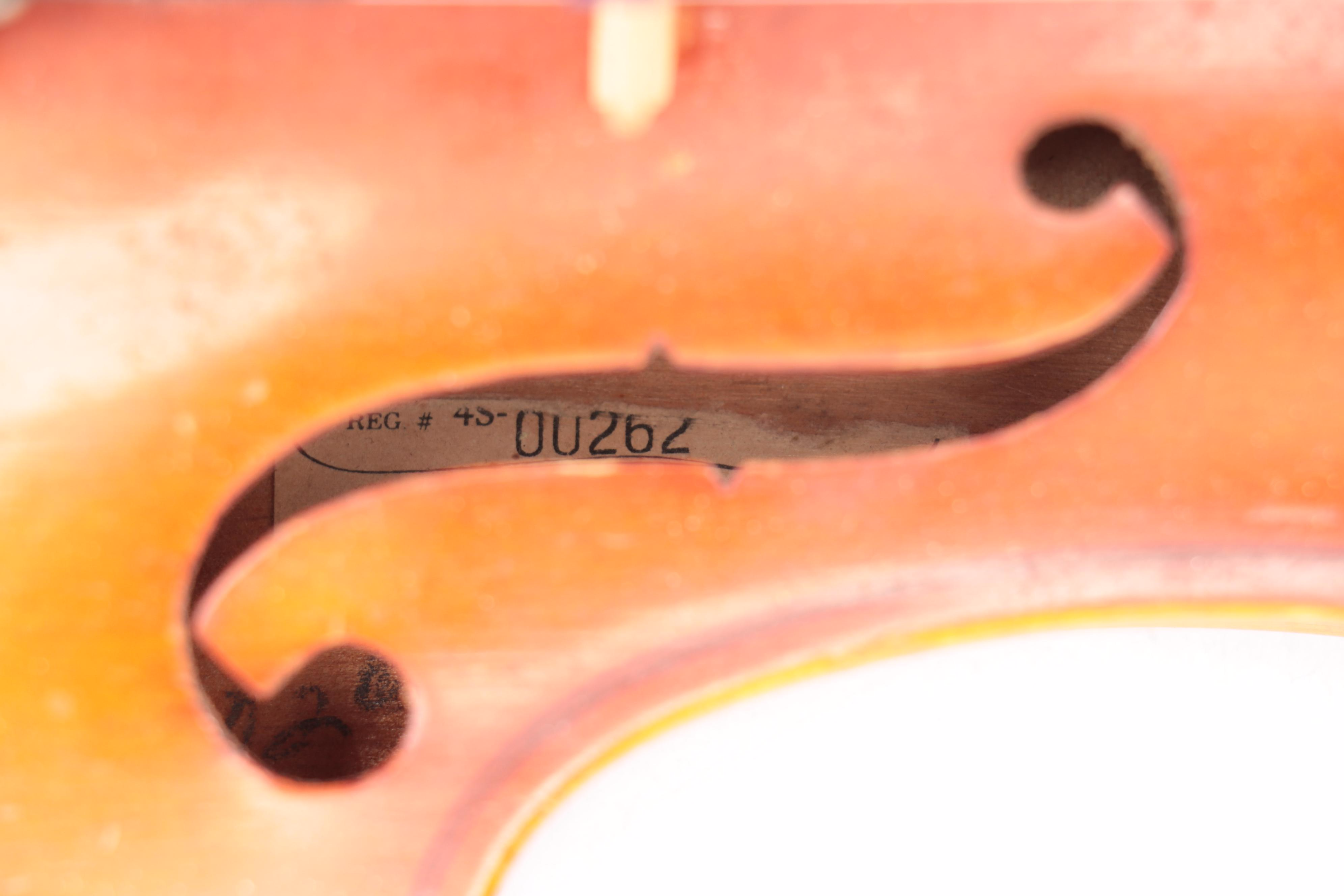 Suzuki Stradivarius Copy 4/4 Violin with Hardshell Case