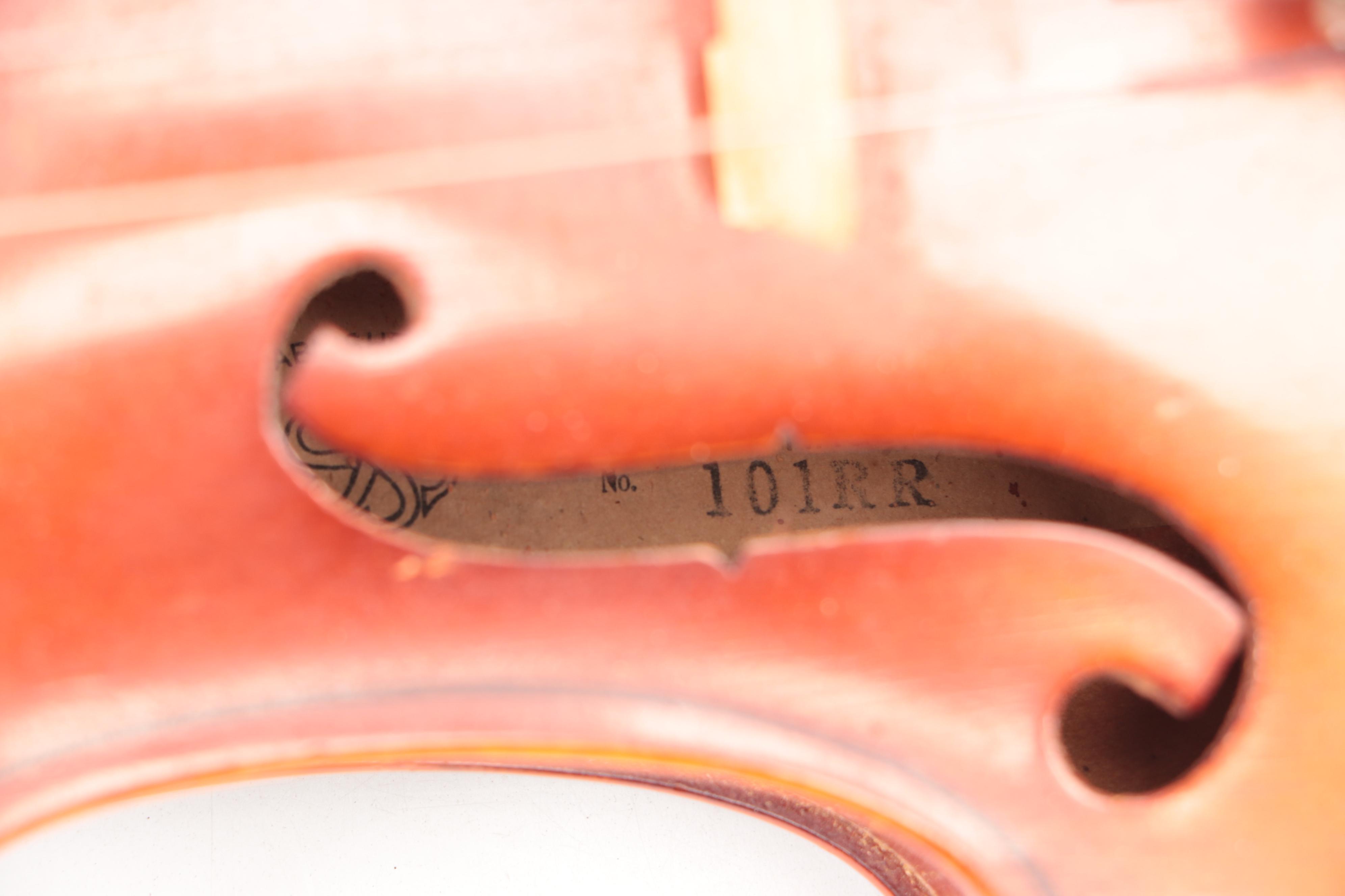 Suzuki Stradivarius Copy 4/4 Violin with Hardshell Case