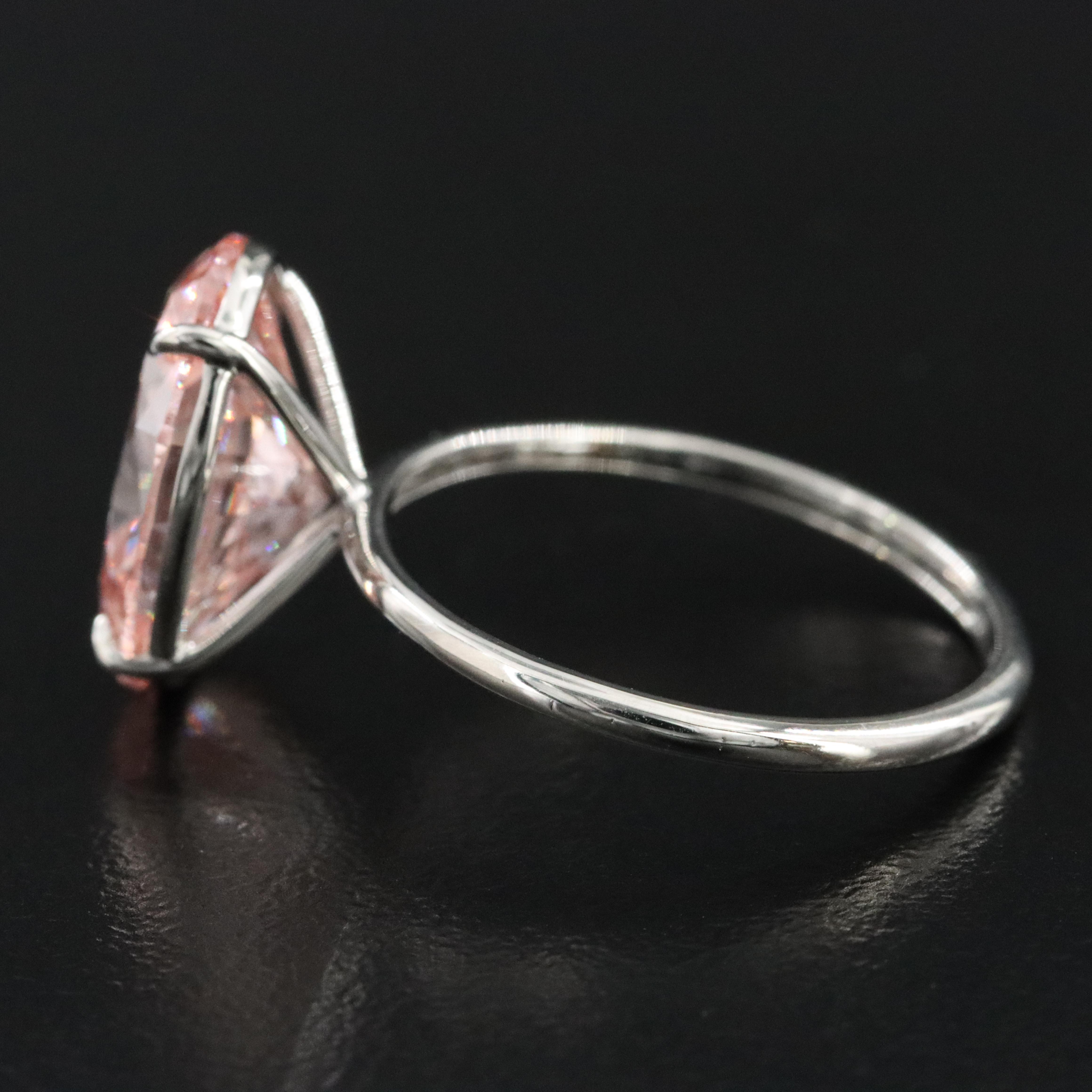 Platinum 4.20 CT Lab Grown Fancy Vivid Pink Diamond Ring with an IGI Report