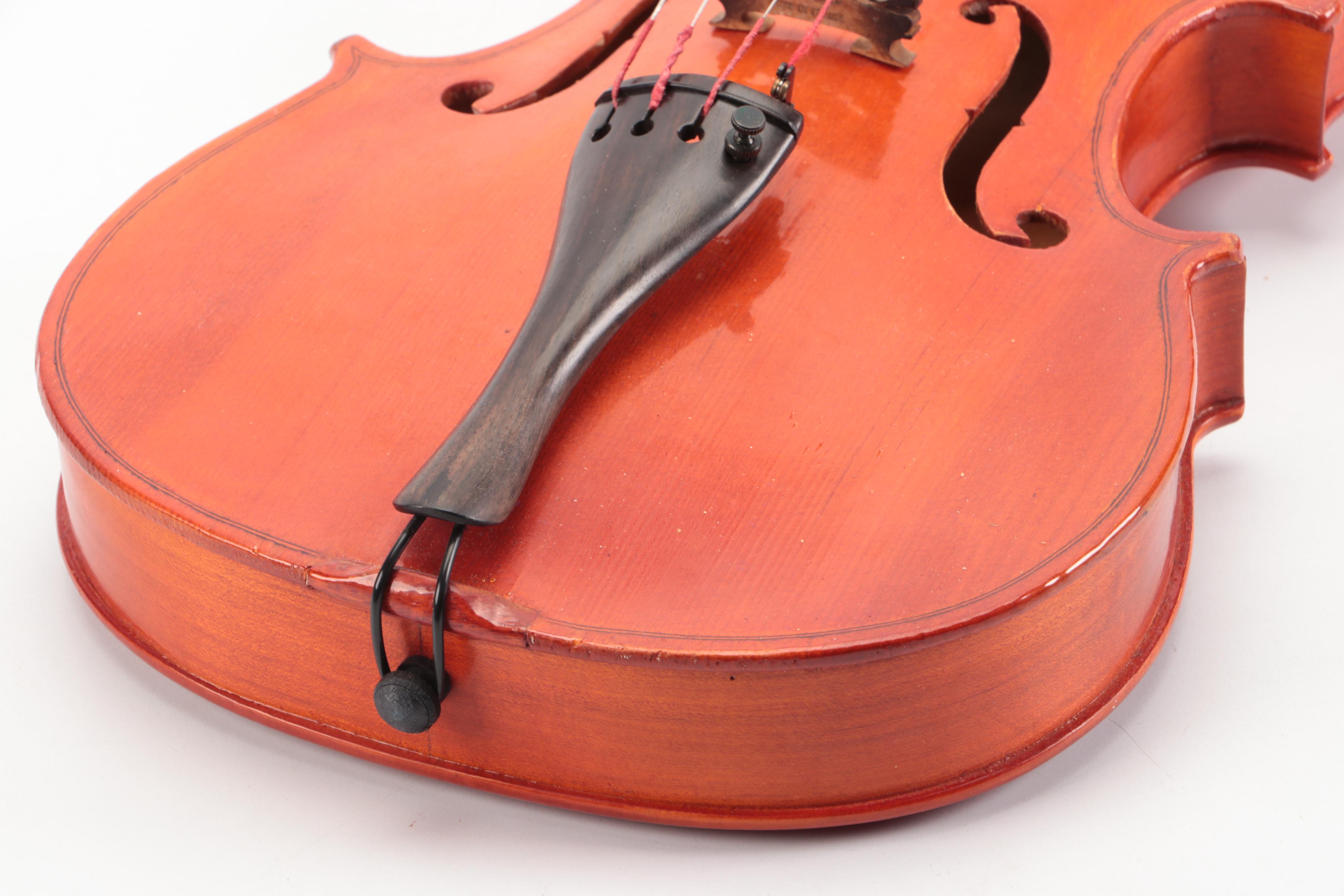 Skylark Full Size Violin with Extra Tailpiece in Case