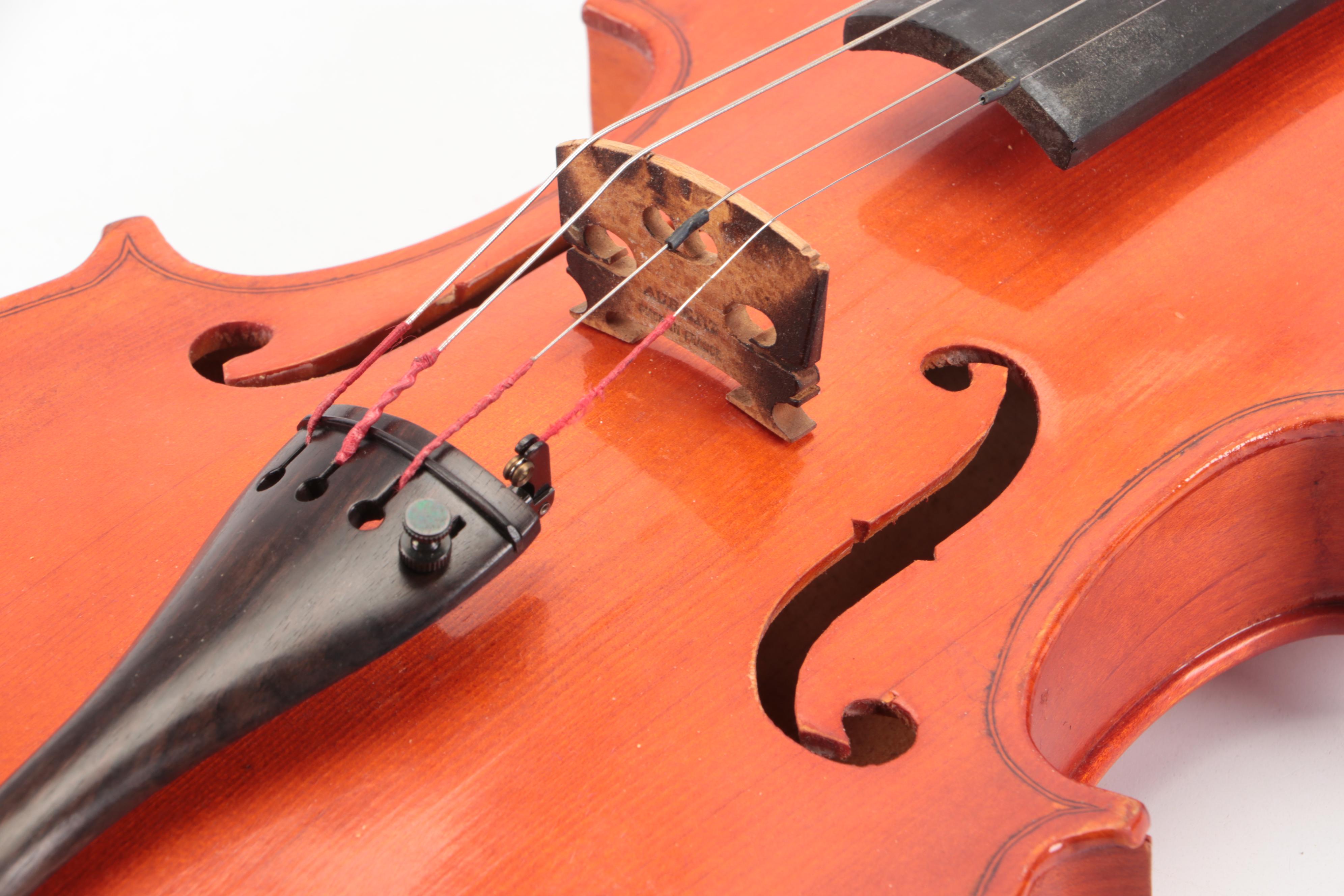 Skylark Full Size Violin with Extra Tailpiece in Case