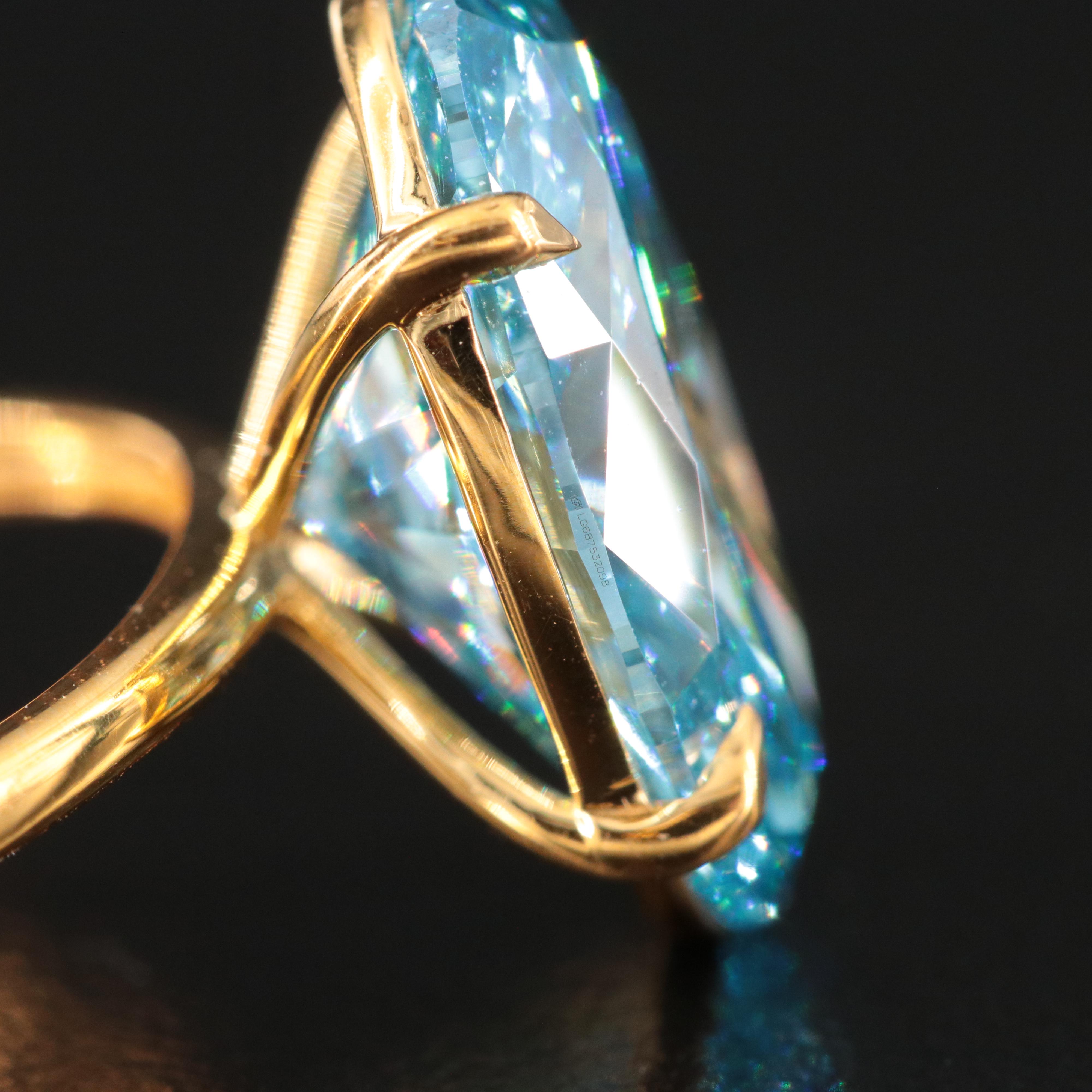 18K 5.01 CT Fancy Vivid Blue Lab Grown Diamond Solitaire Ring with IGI Report