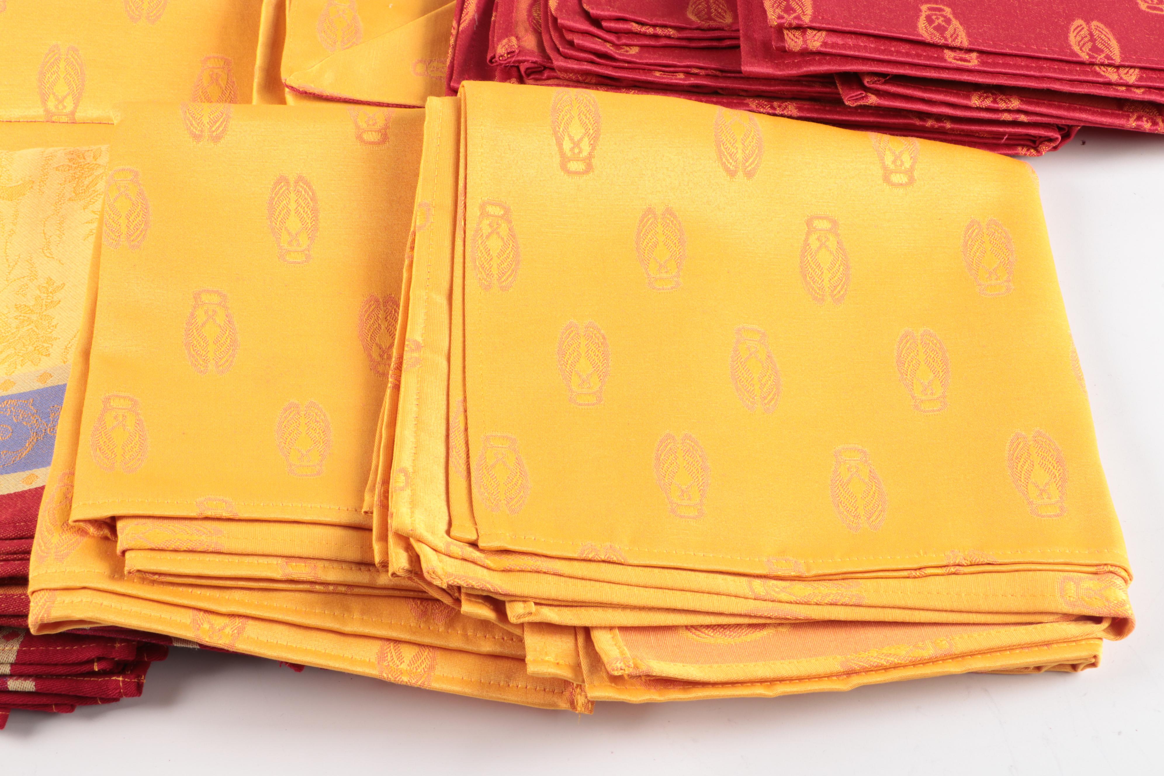 Sud Etoffe Cicada Tablecloth and Place Settings with Other Linen Napkins