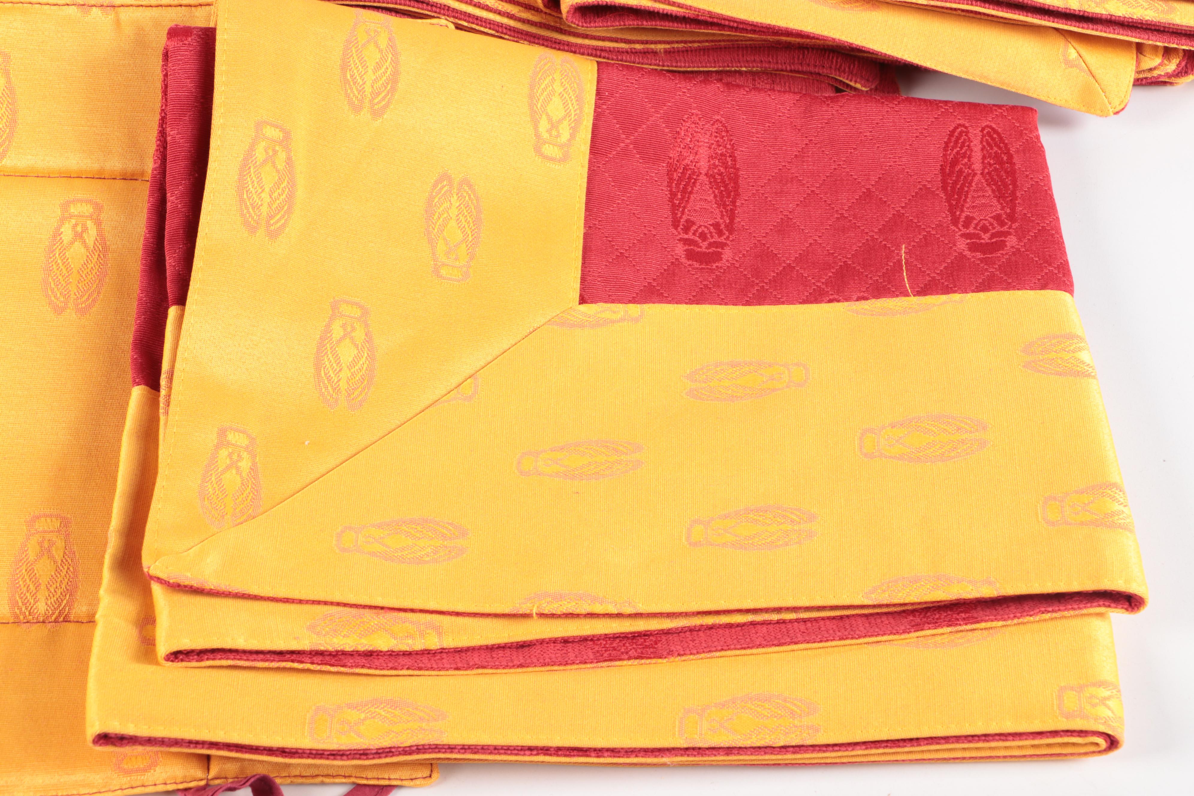 Sud Etoffe Cicada Tablecloth and Place Settings with Other Linen Napkins