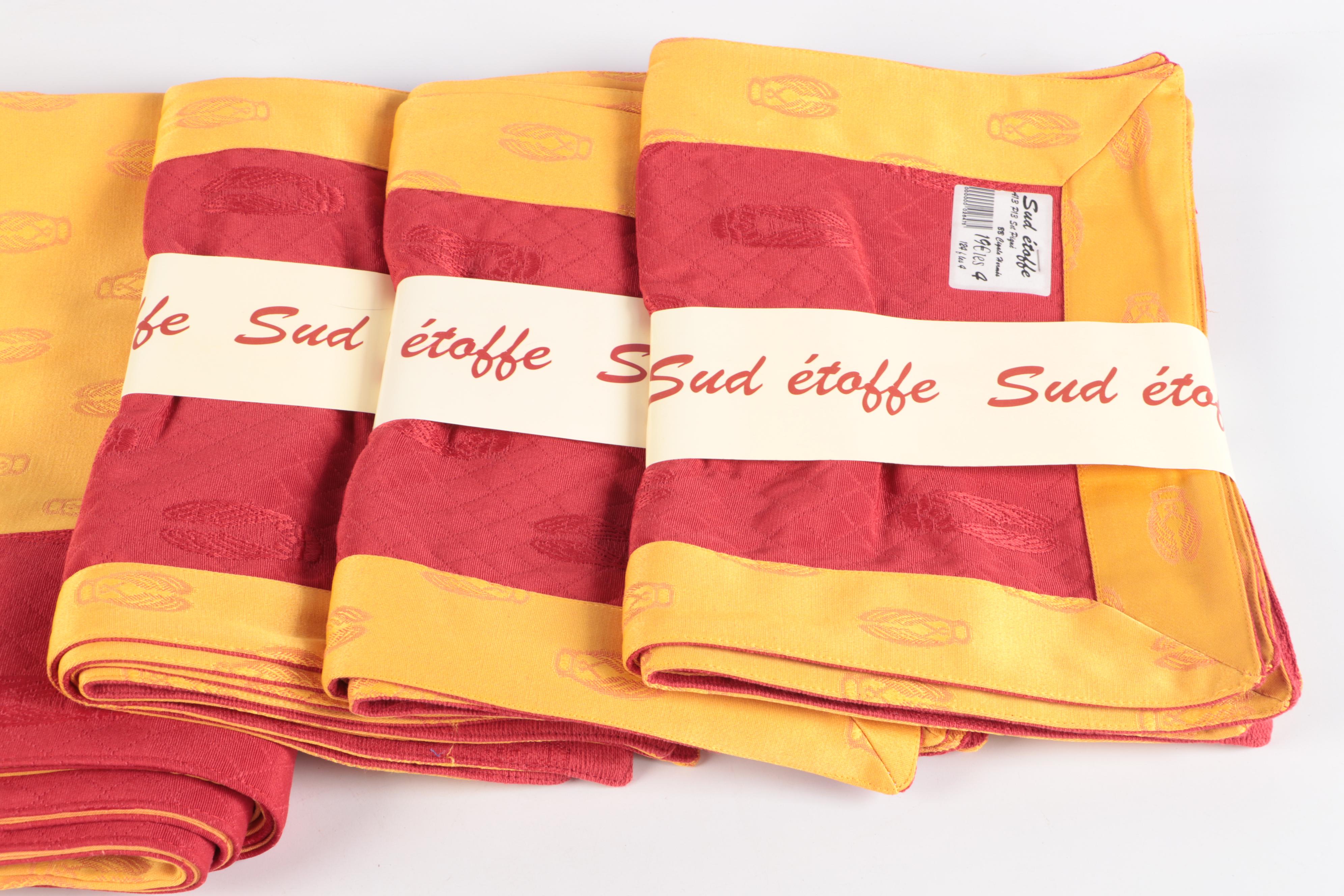 Sud Etoffe Cicada Tablecloth and Place Settings with Other Linen Napkins