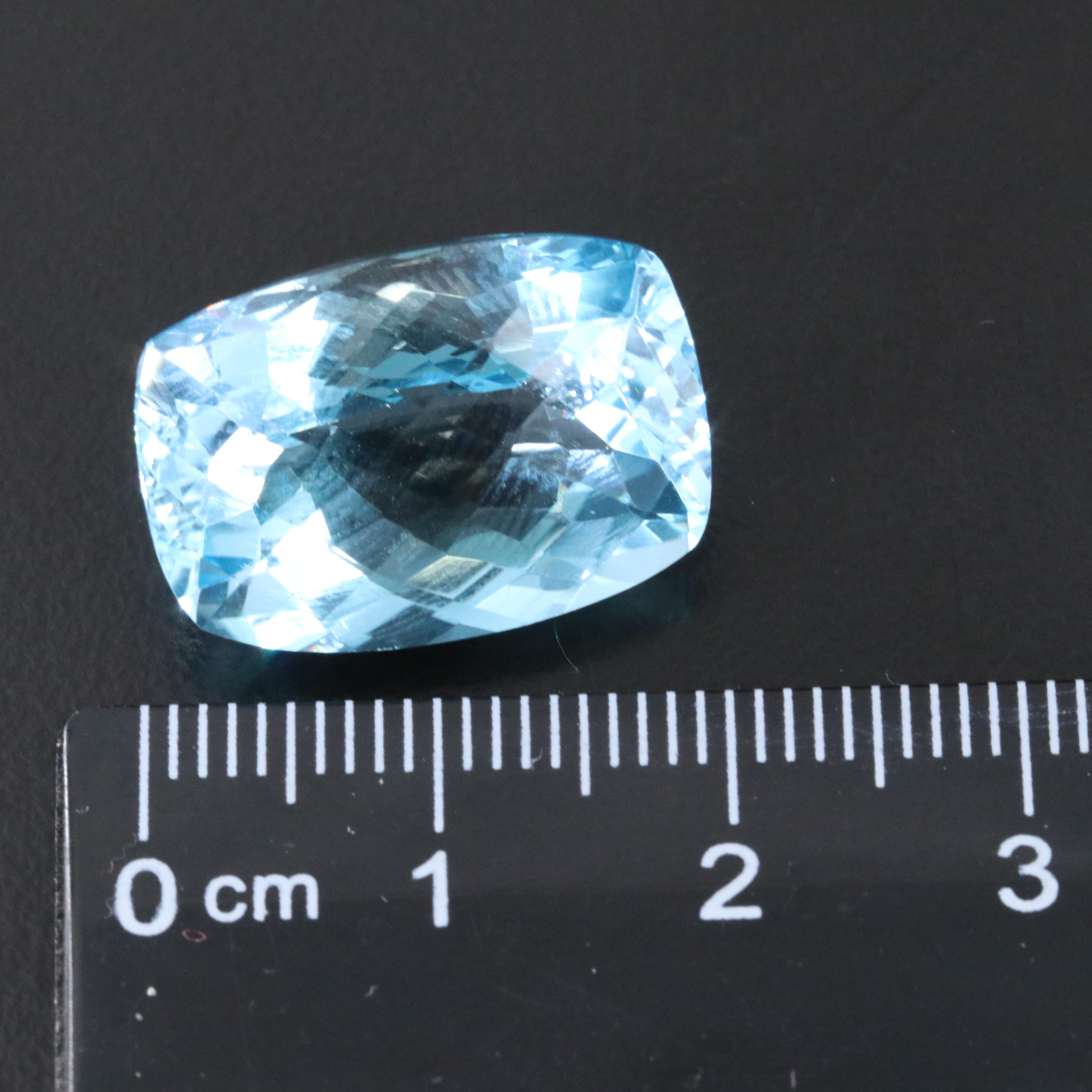 Loose 20.55 CT Blue Topaz