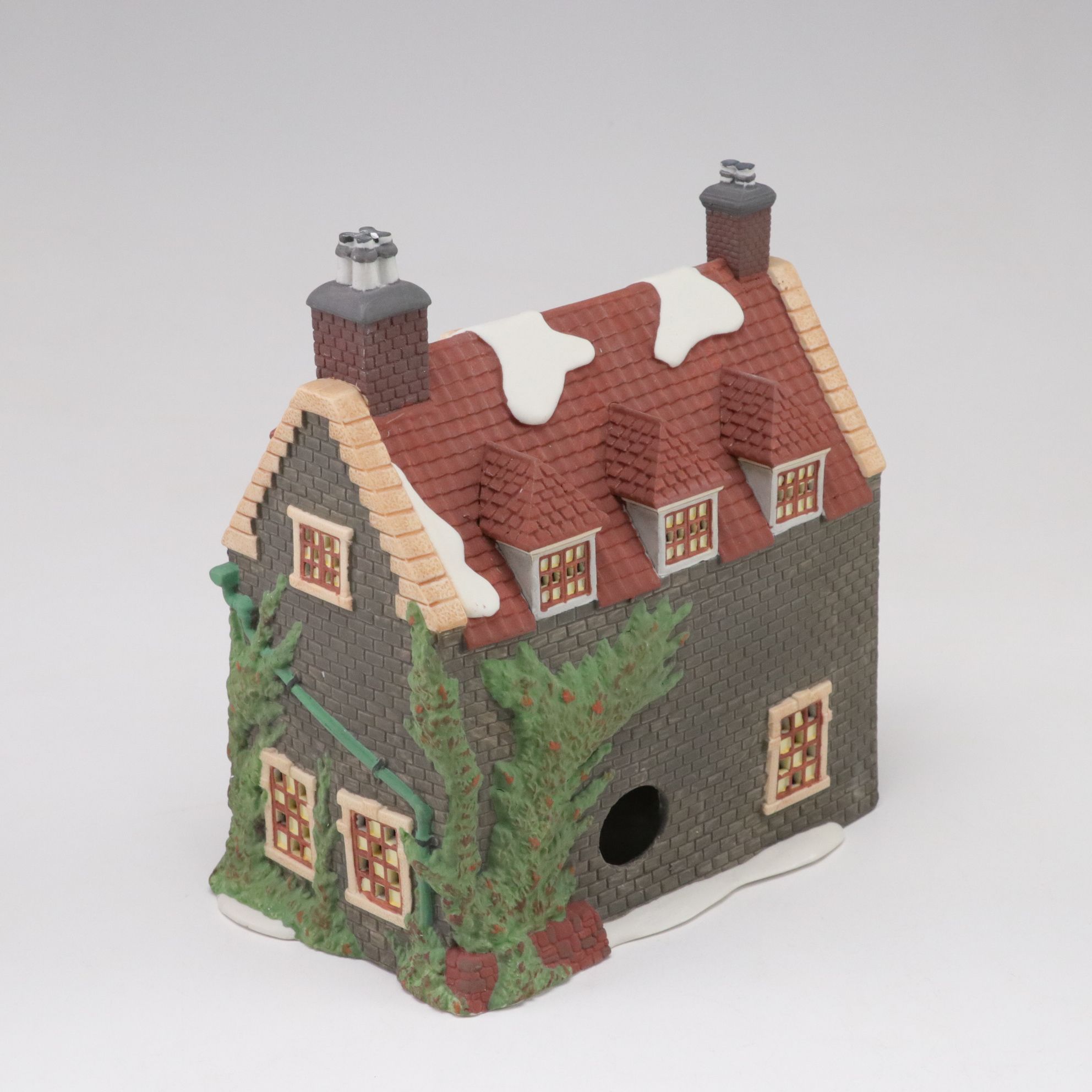 Department 56 "Dedlock Arms" and Other Christmas Village Decor