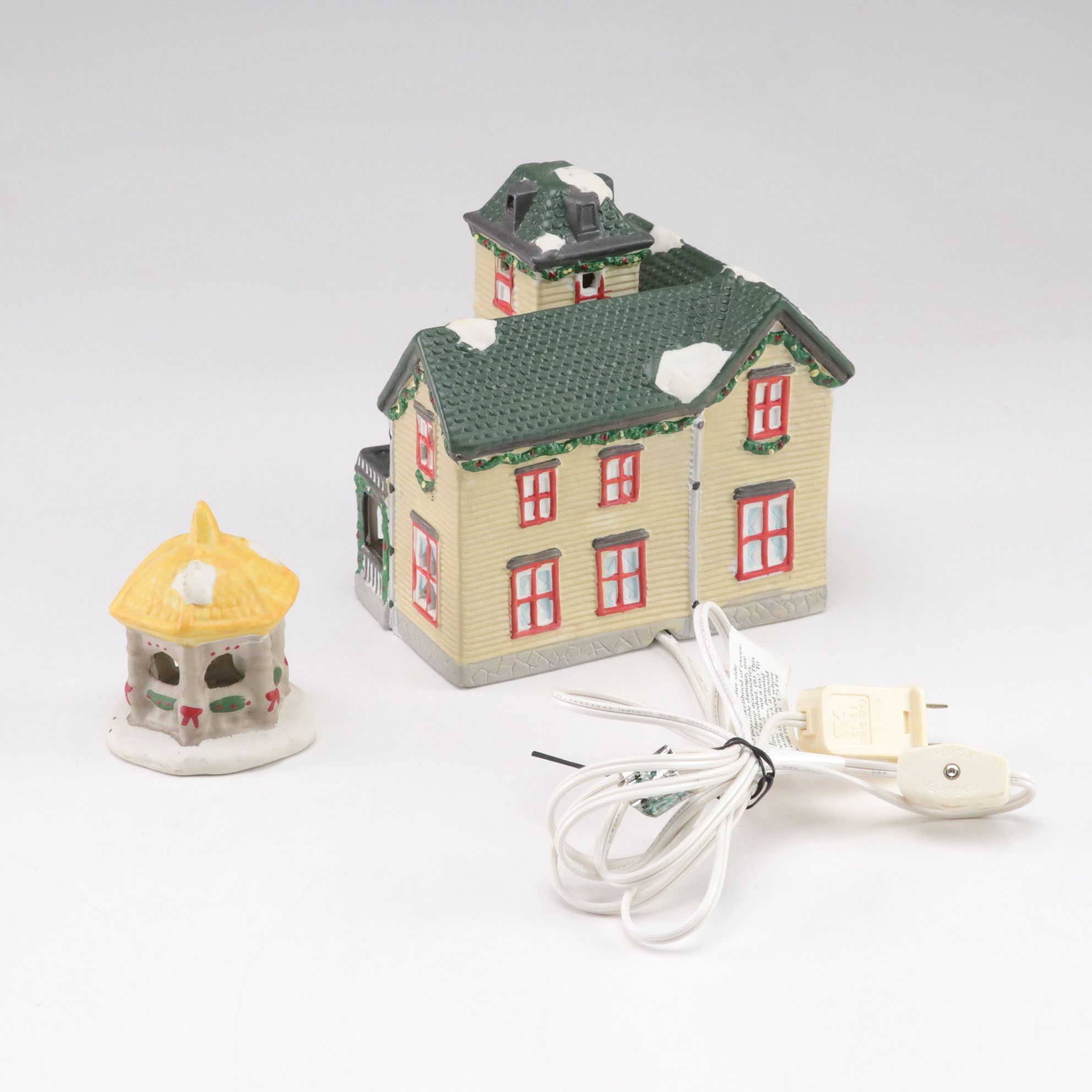 Department 56 "Dedlock Arms" and Other Christmas Village Decor