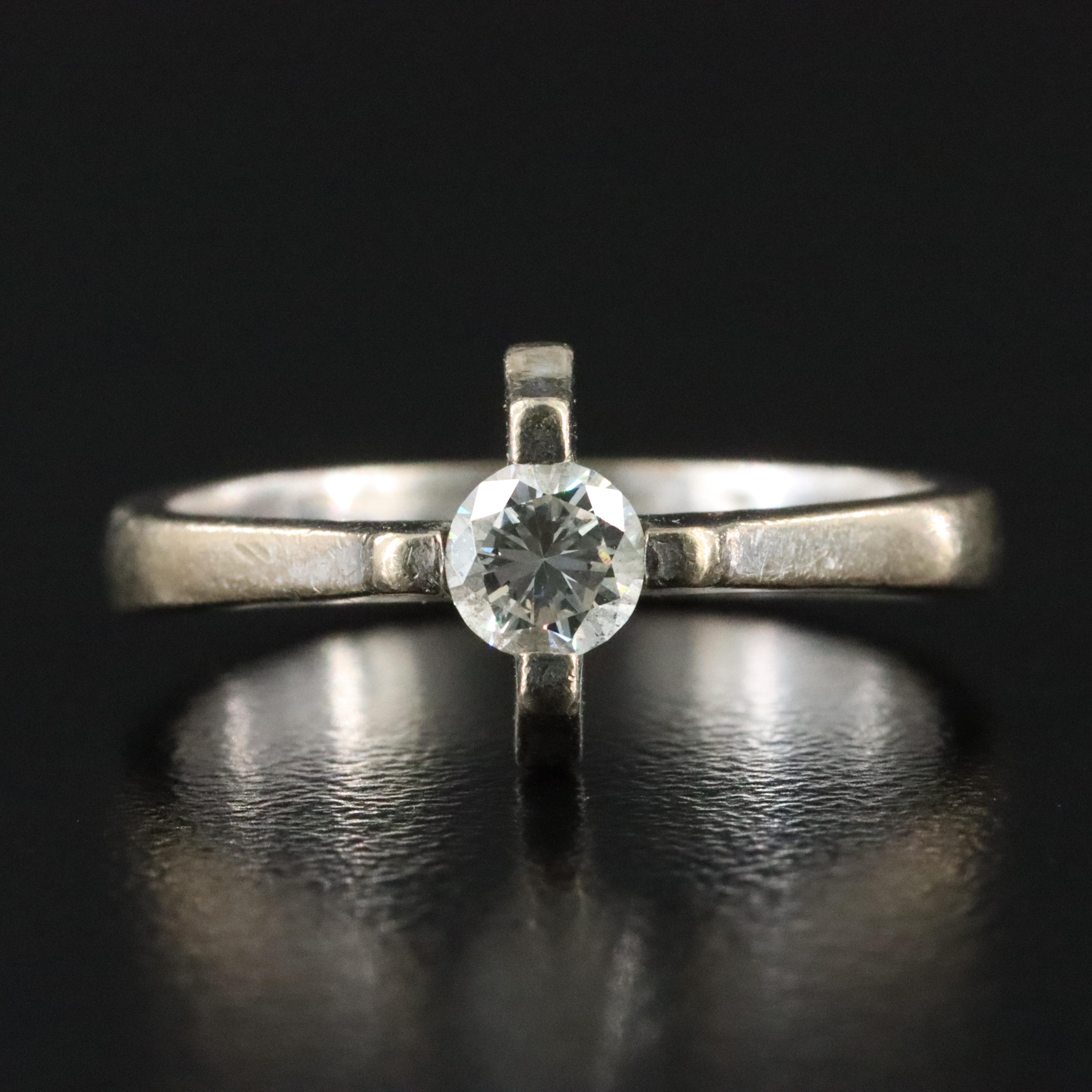 18K 0.31 CT Diamond Solitaire Ring