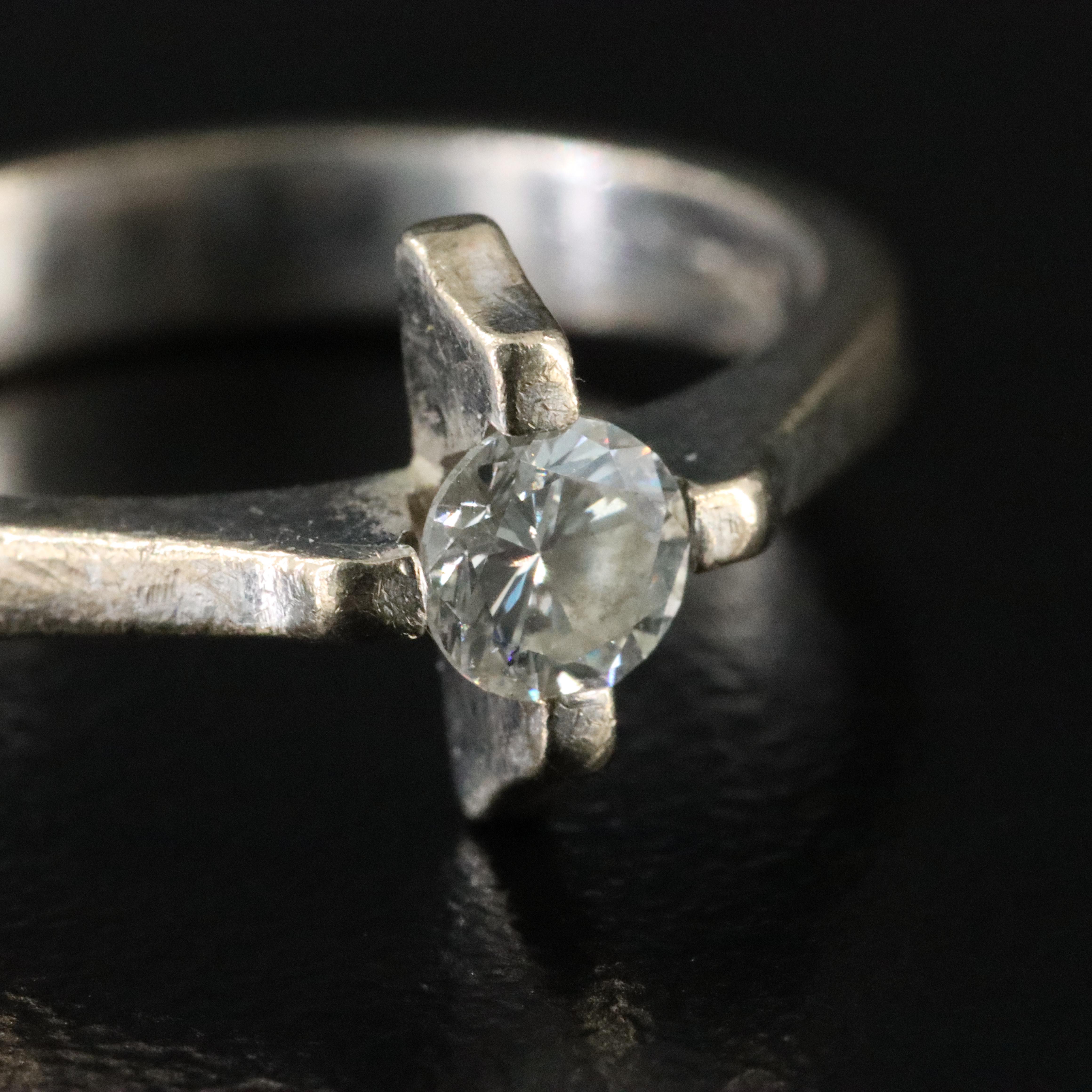 18K 0.31 CT Diamond Solitaire Ring