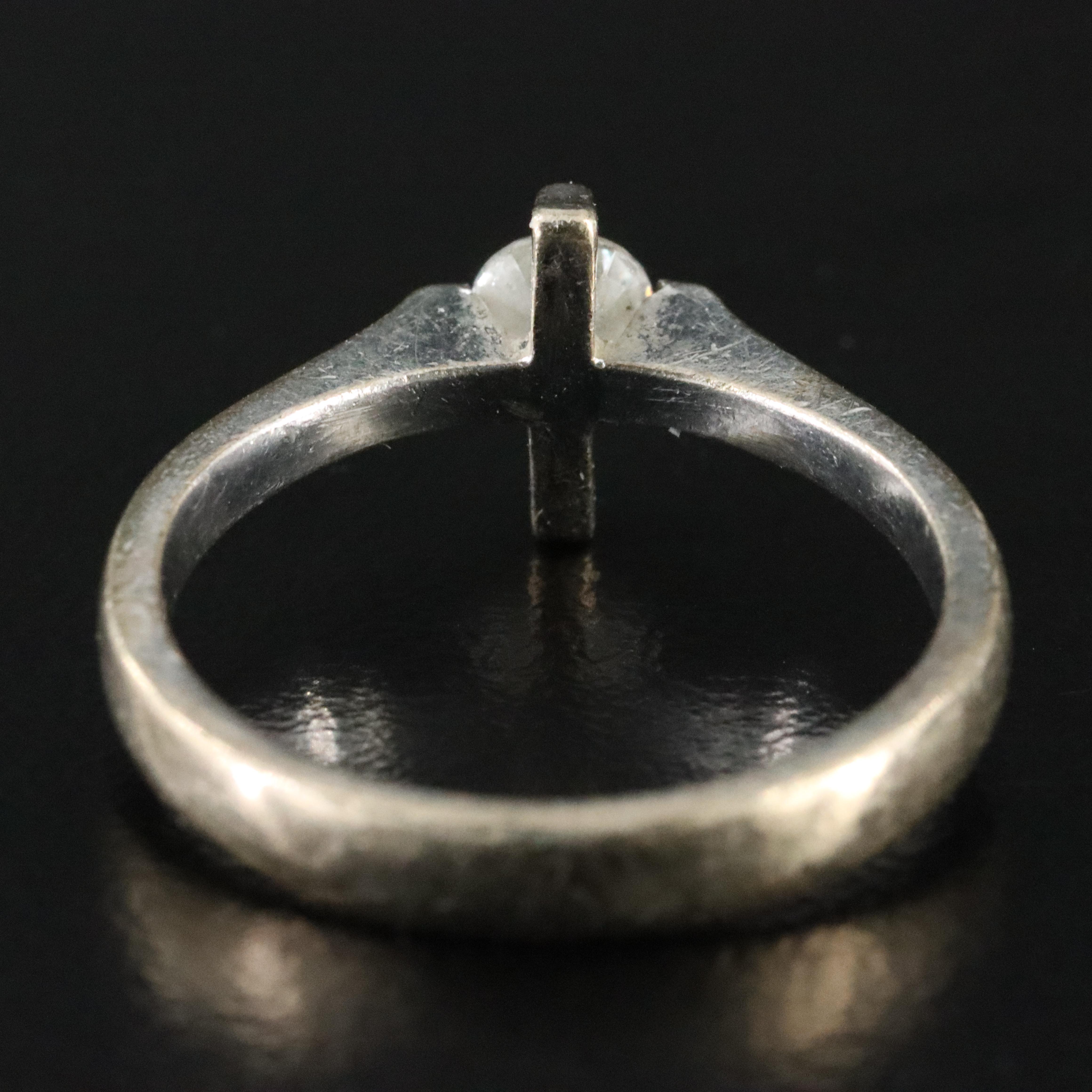 18K 0.31 CT Diamond Solitaire Ring