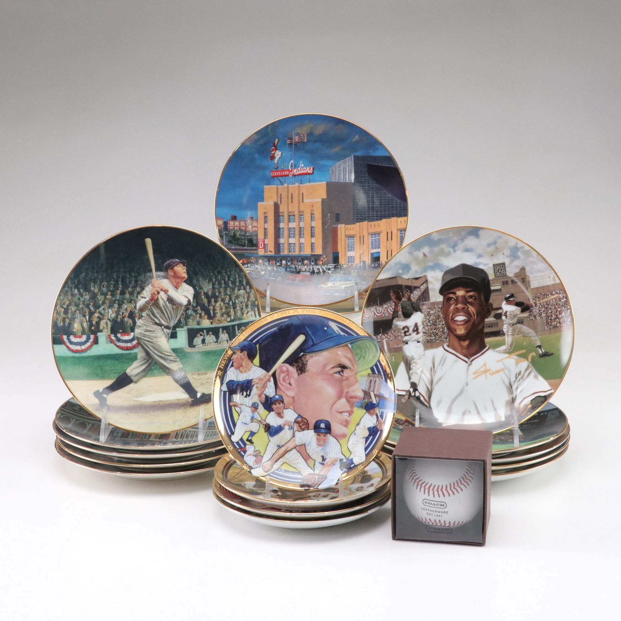 Collectors Plates Featuring Babe Ruthe, Willie Mays & Baseball Legends