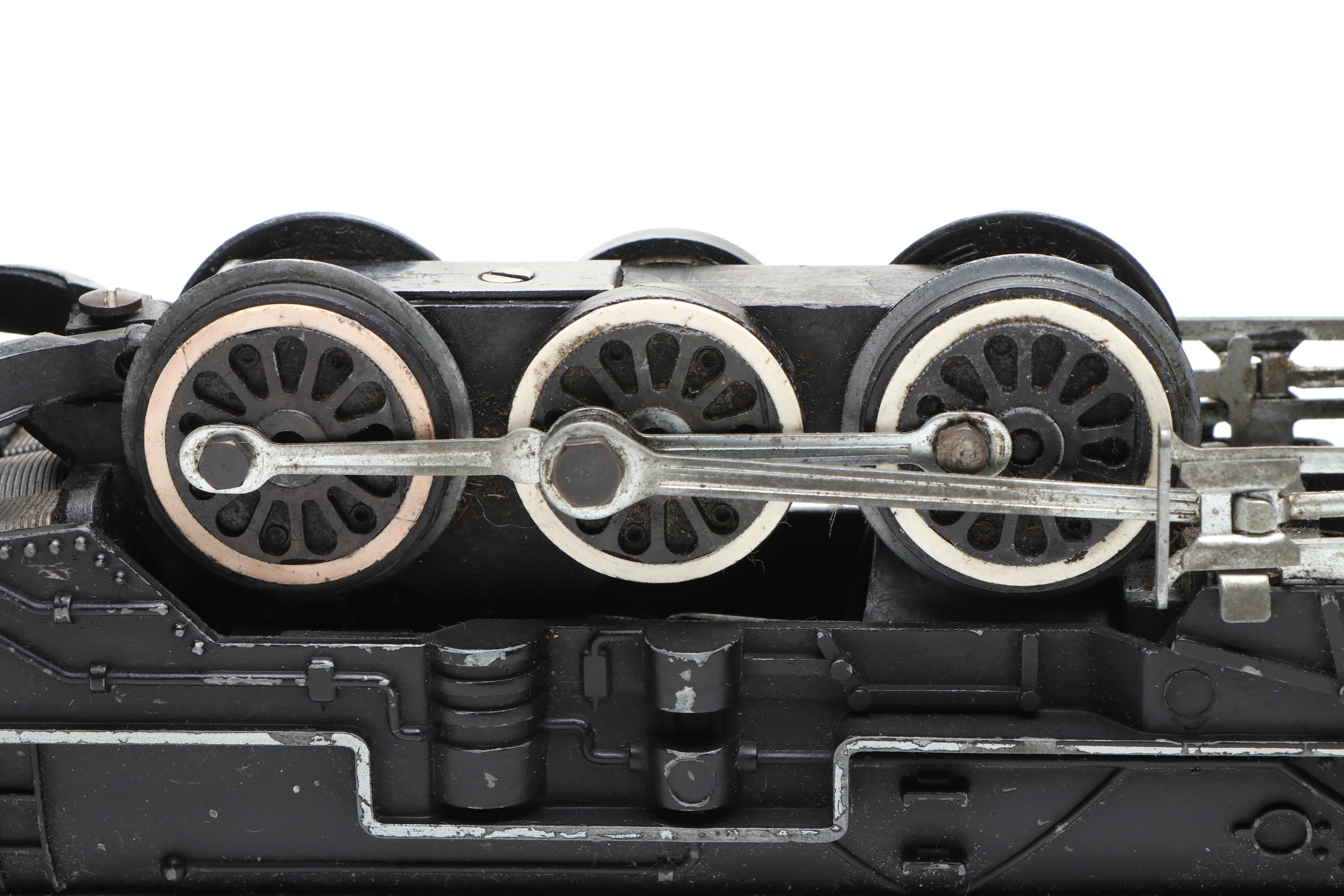 American Flyer 293 "New York, New Haven, and Hartford" Locomotive and Tender