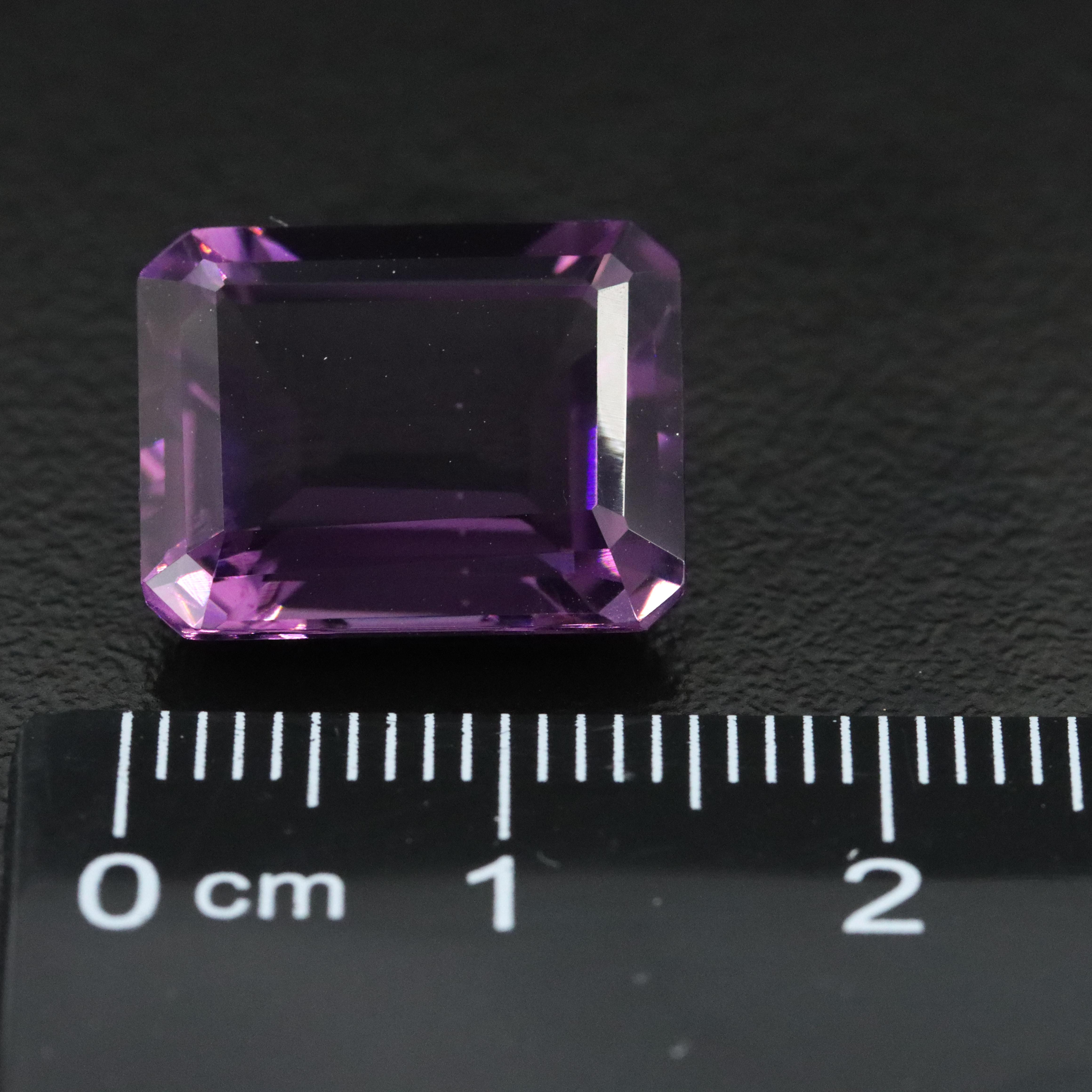 Loose 8.53 CT Glass
